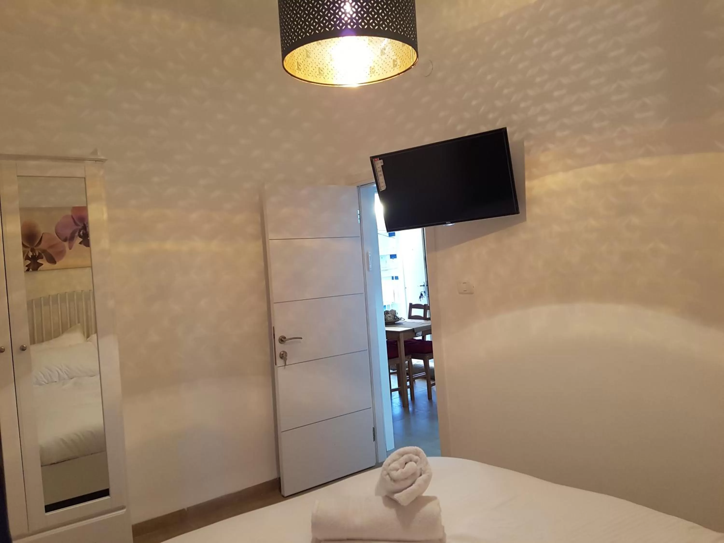 Bedroom, Bed in אבני החושן- Avnei Hoshen