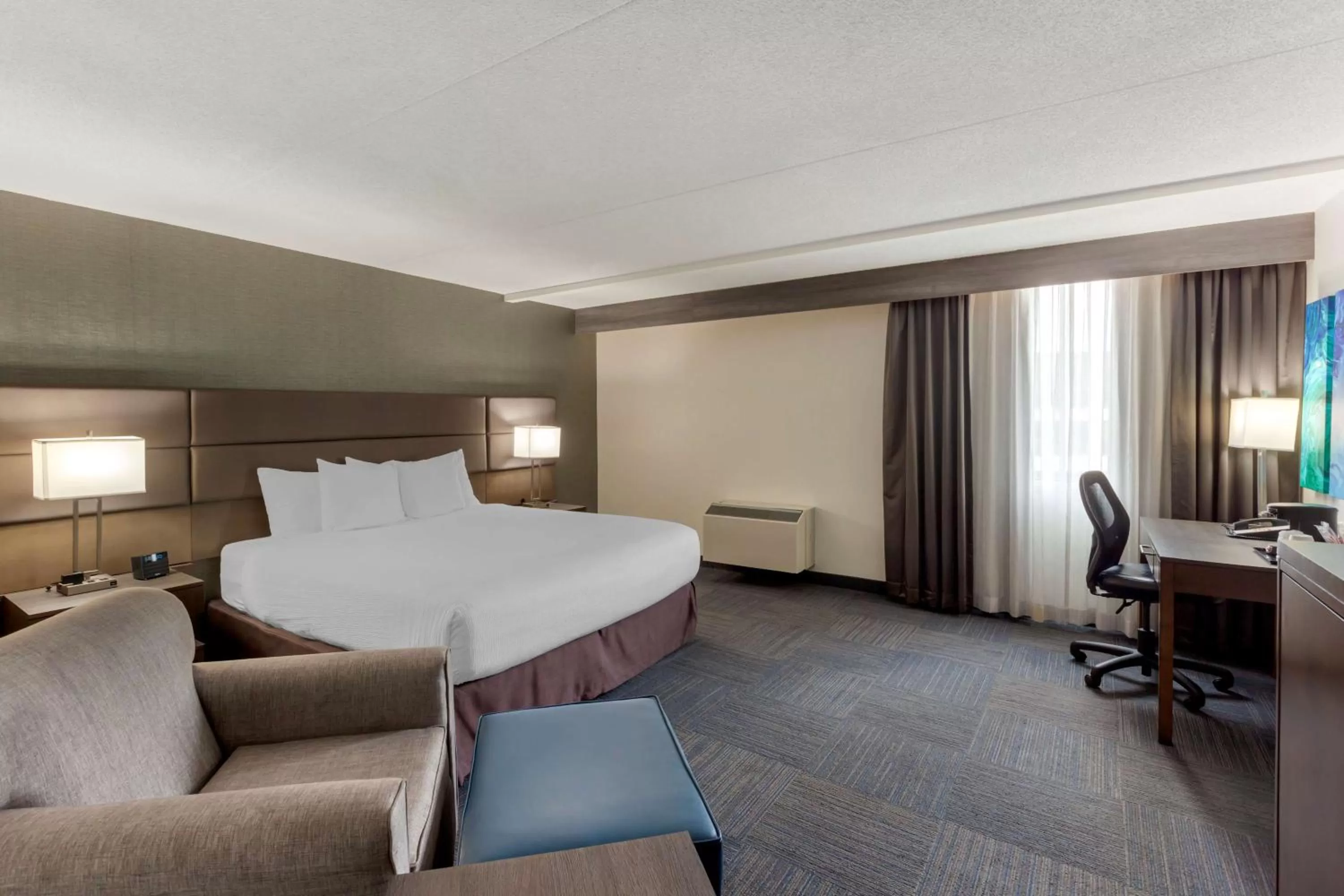 Two Queen Beds and One King Bed Room in Best Western Plus Toronto Airport Hotel