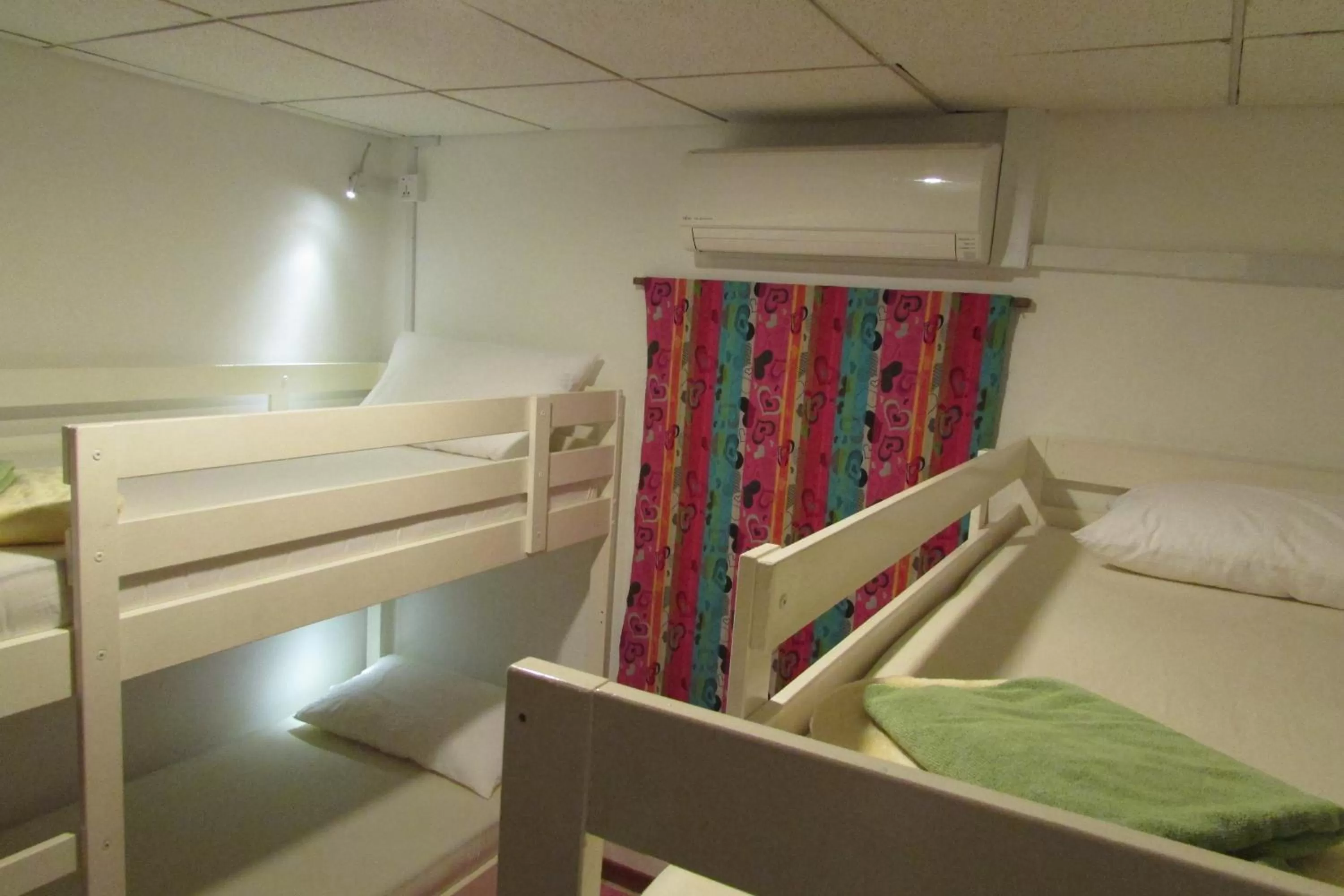 bunk bed, Bed in The Bohemian