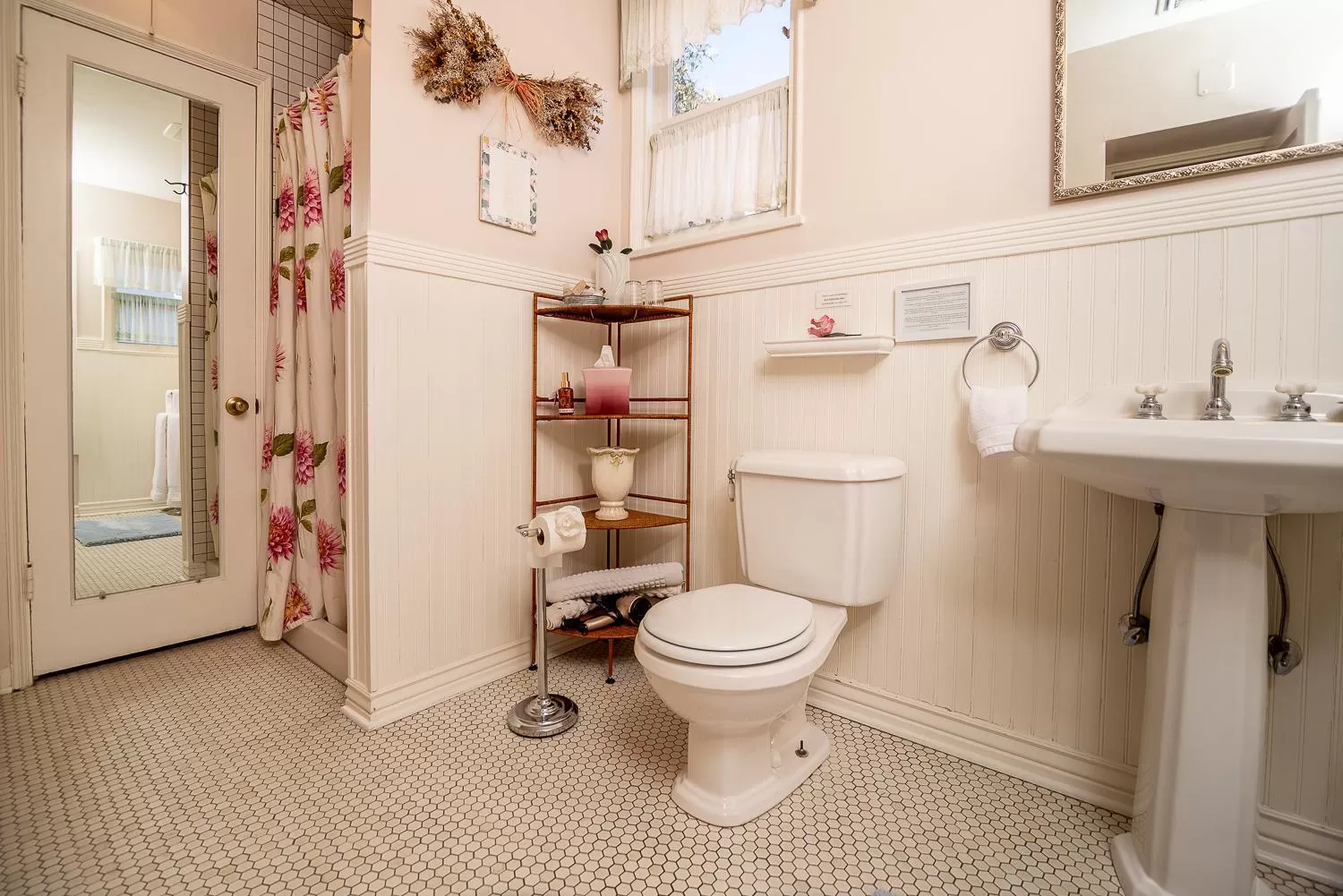 Shower in The Blenman Inn