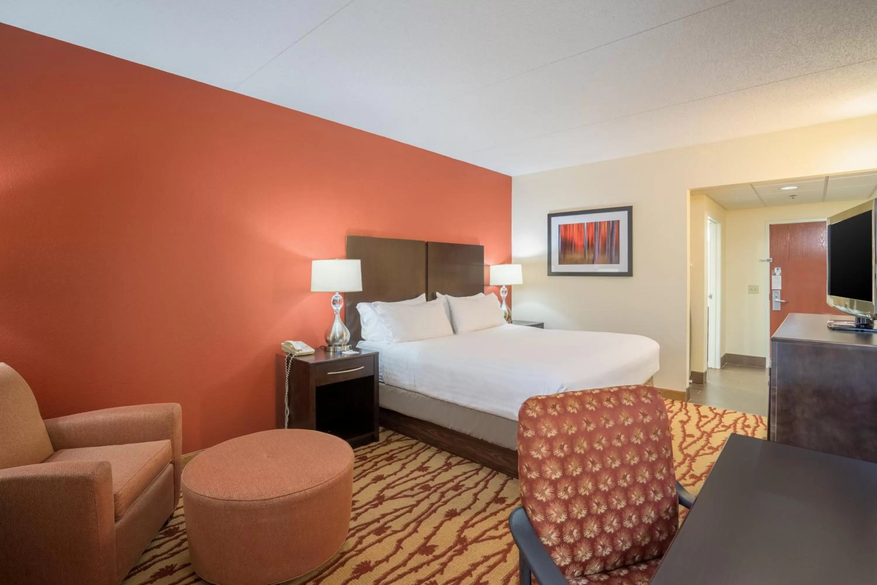 Photo of the whole room, Bed in Holiday Inn Express Hanover by IHG