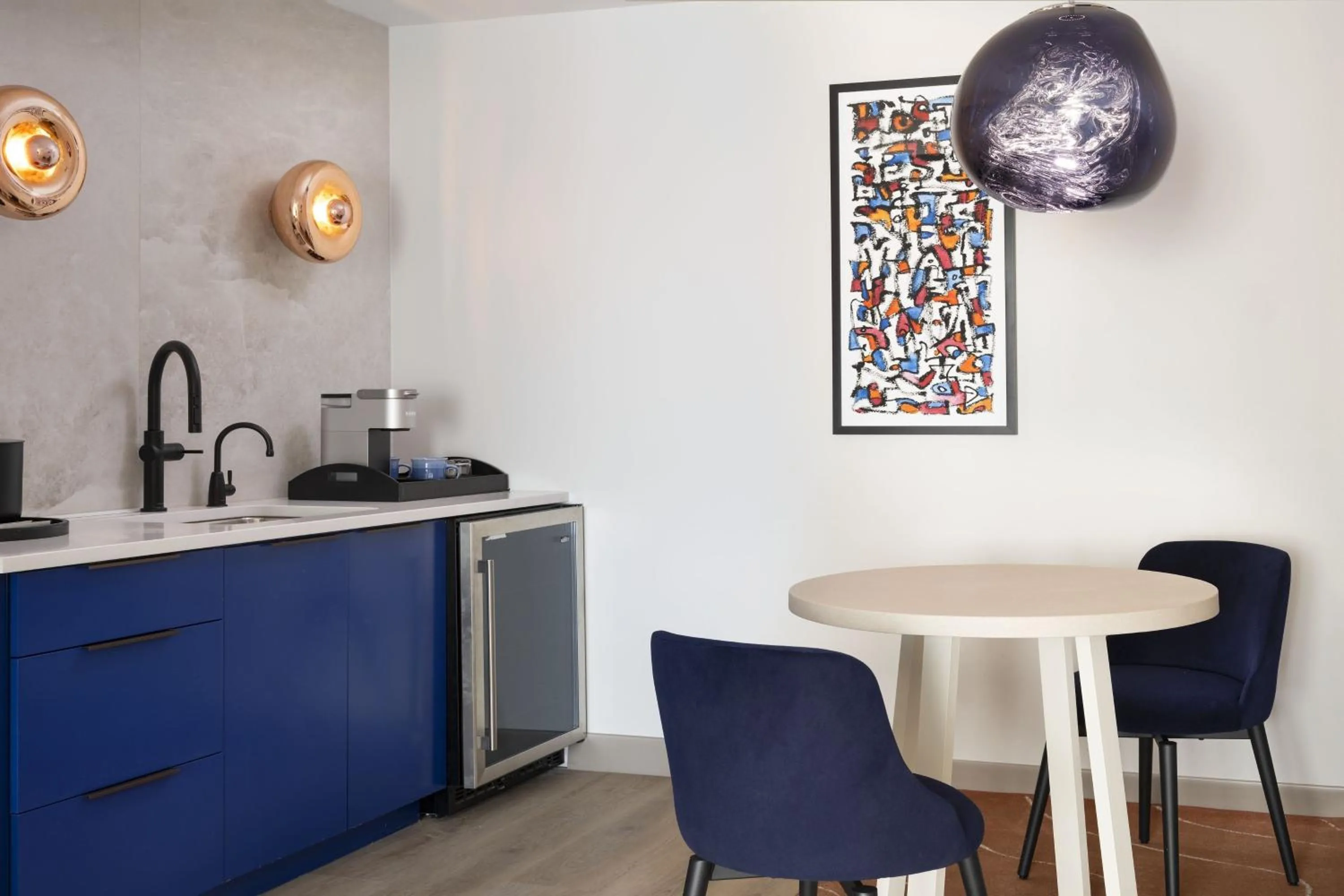 Photo of the whole room in Cascade Hotel, Kansas City, a Tribute Portfolio Hotel