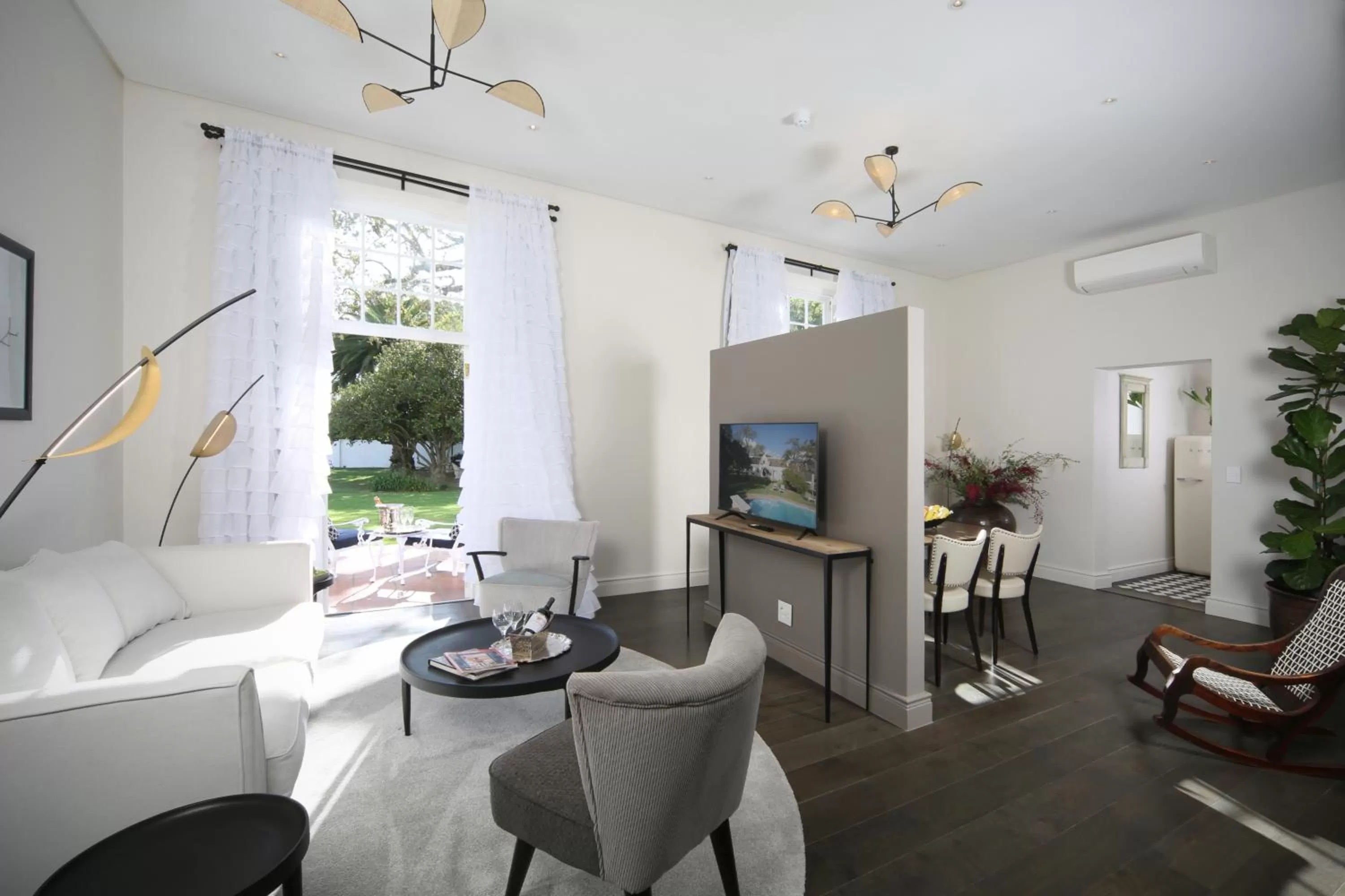 TV and multimedia in Adara Palmiet Valley Luxurious Boutique Farm Hotel