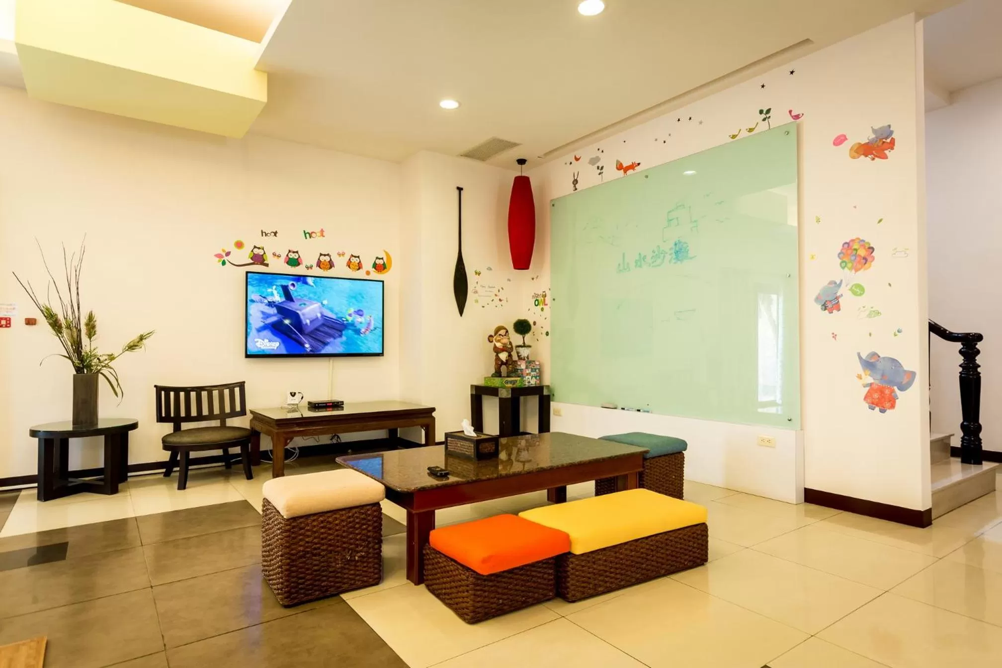 Communal lounge/ TV room in Beachcastle & Sea View Villa