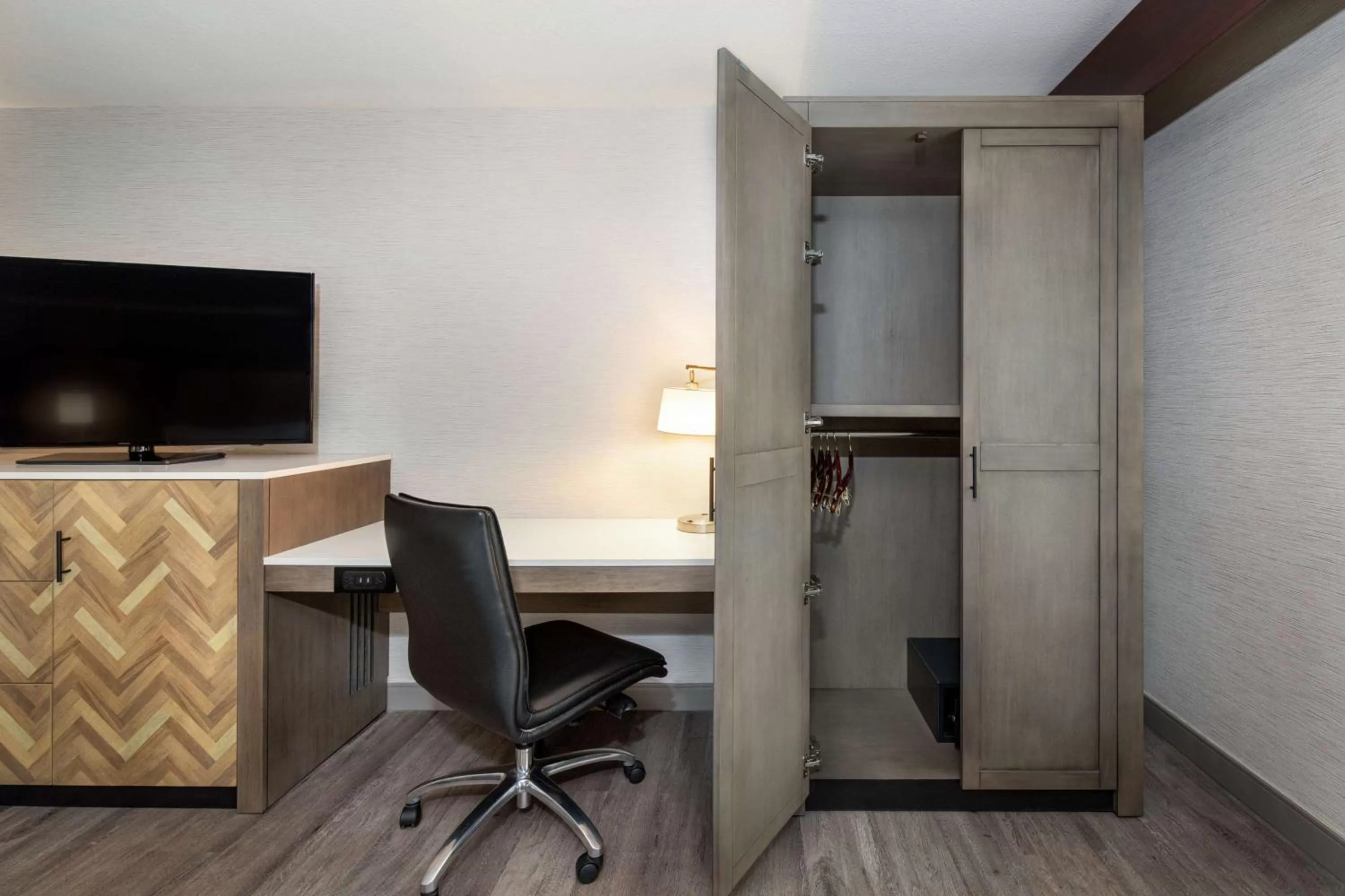 Bedroom in DoubleTree by Hilton Hotel Denver - Thornton