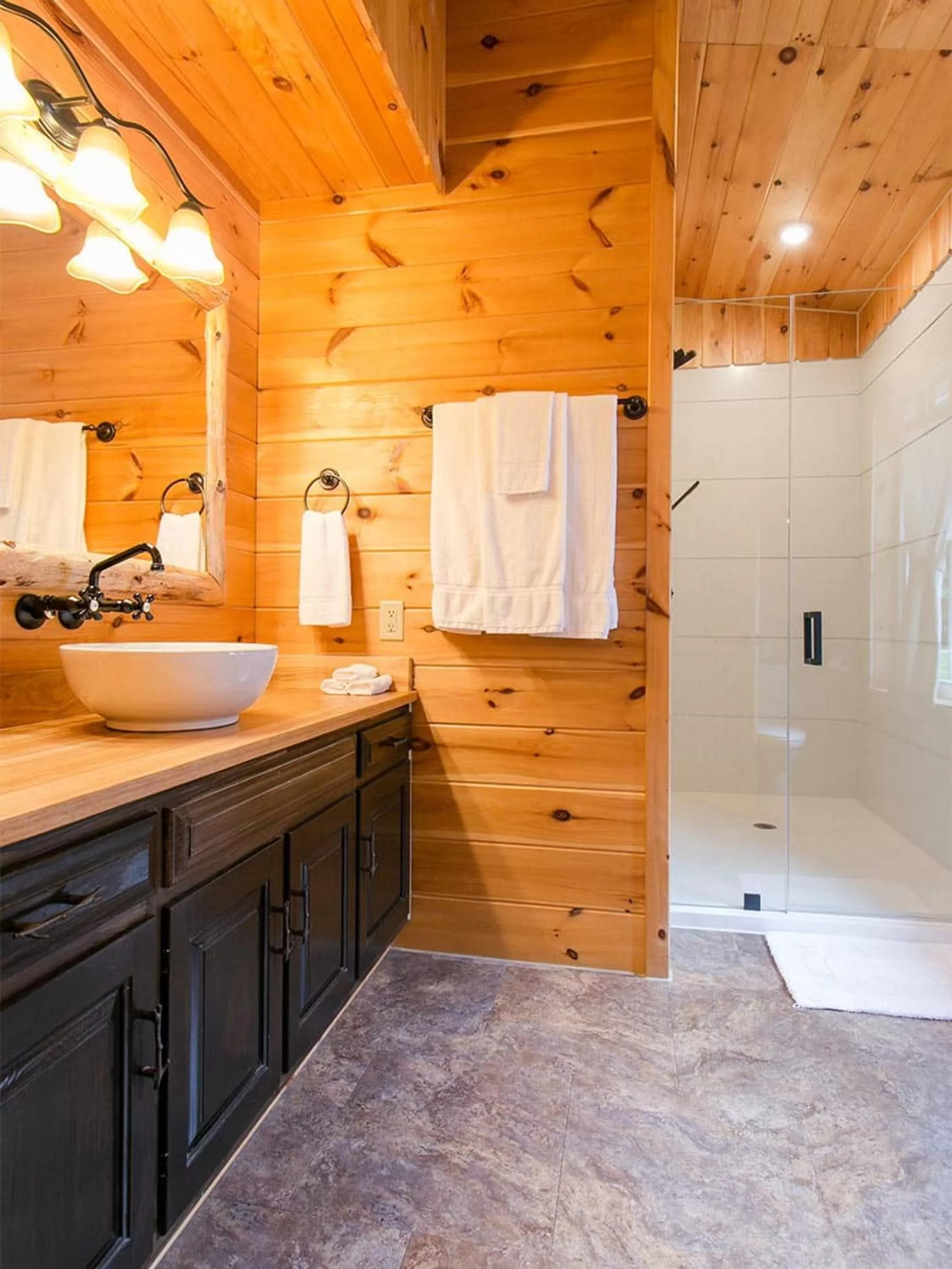 Bathroom in Farmhouse Suites by Amish Country Lodging