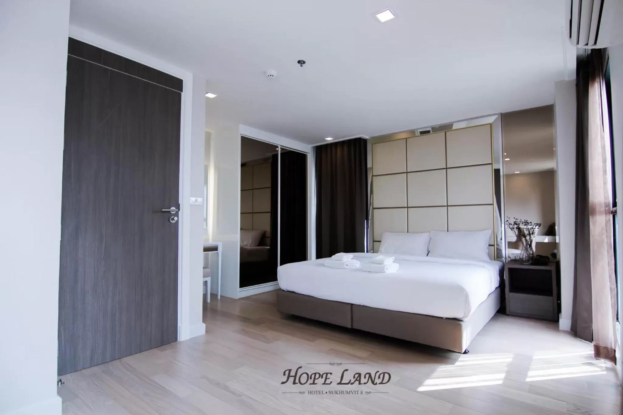 Bed in Hope Land Hotel Sukhumvit 8