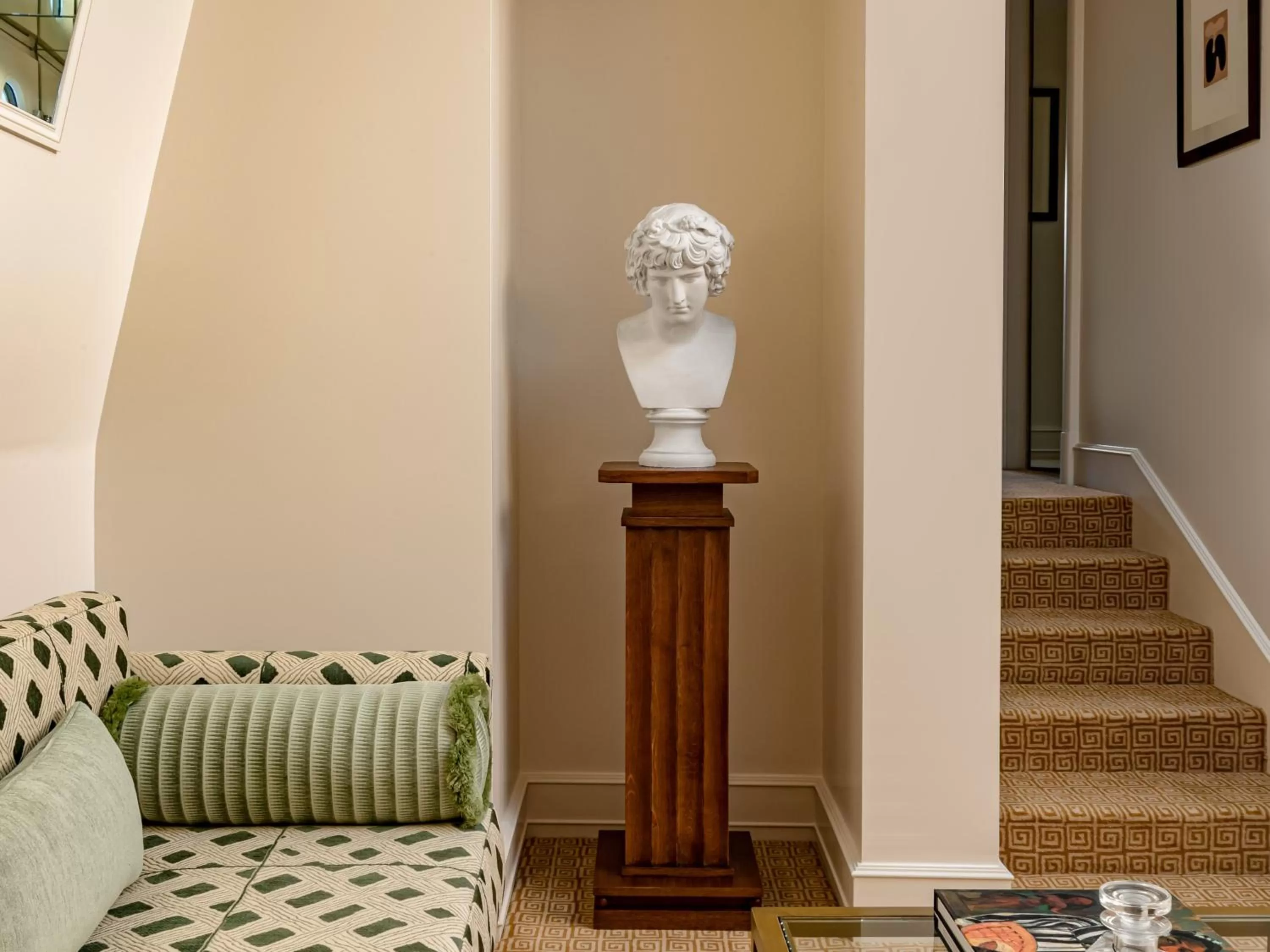 Living room in Saint James Paris