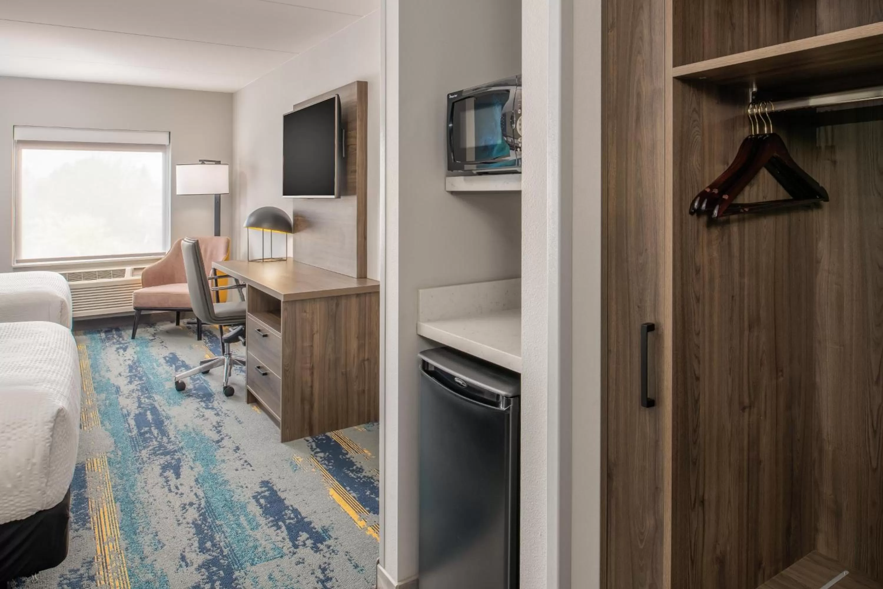 Bed in La Quinta Inn & Suites by Wyndham Spokane Downtown