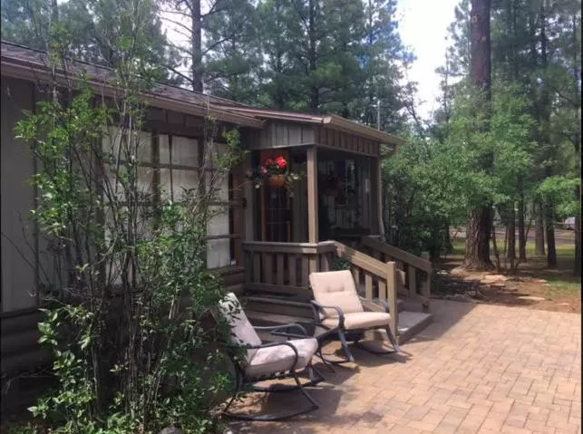 Facade/entrance in Rainbows End Fishing Resort