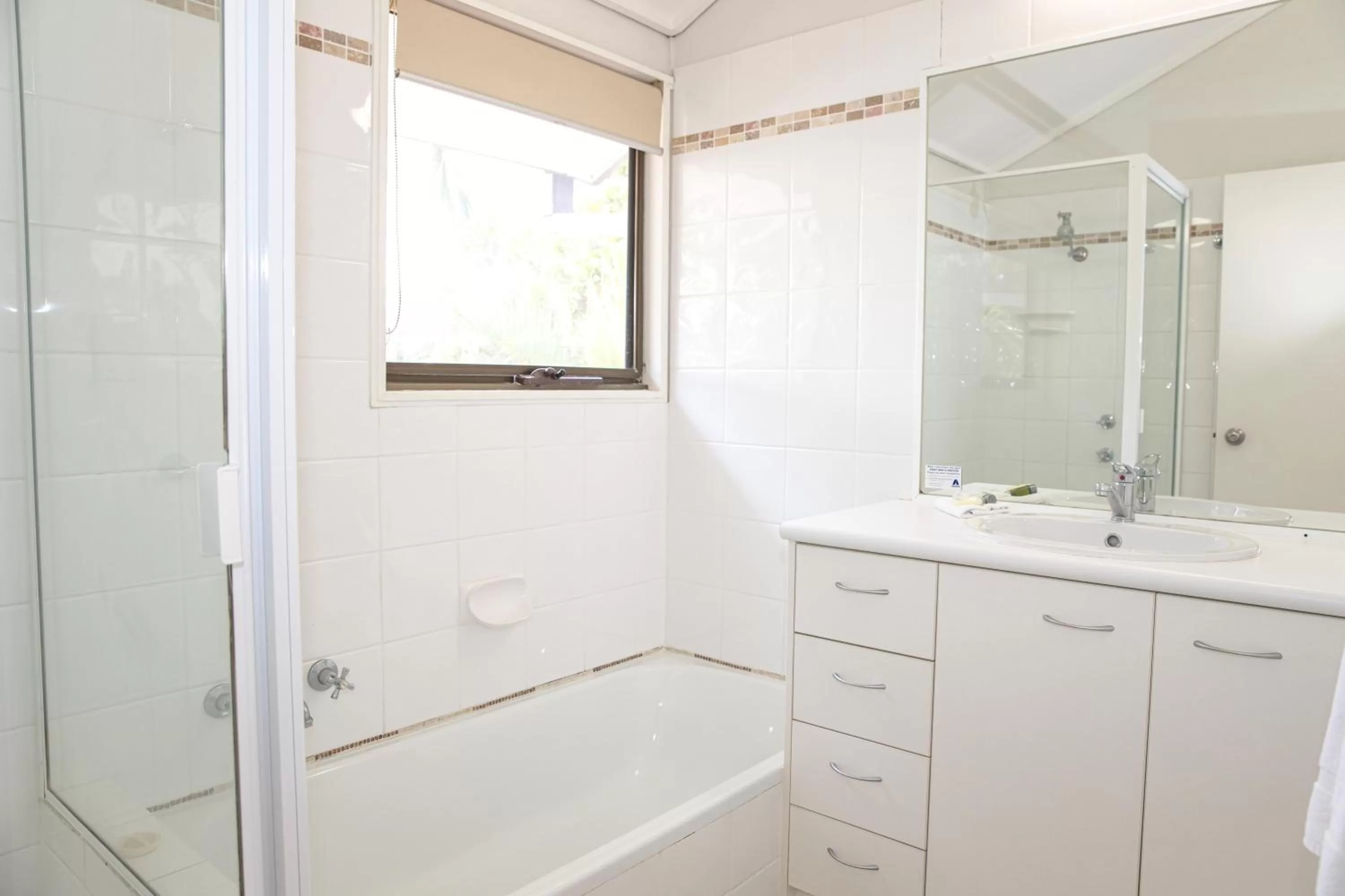 Glen Eden Beach Resort