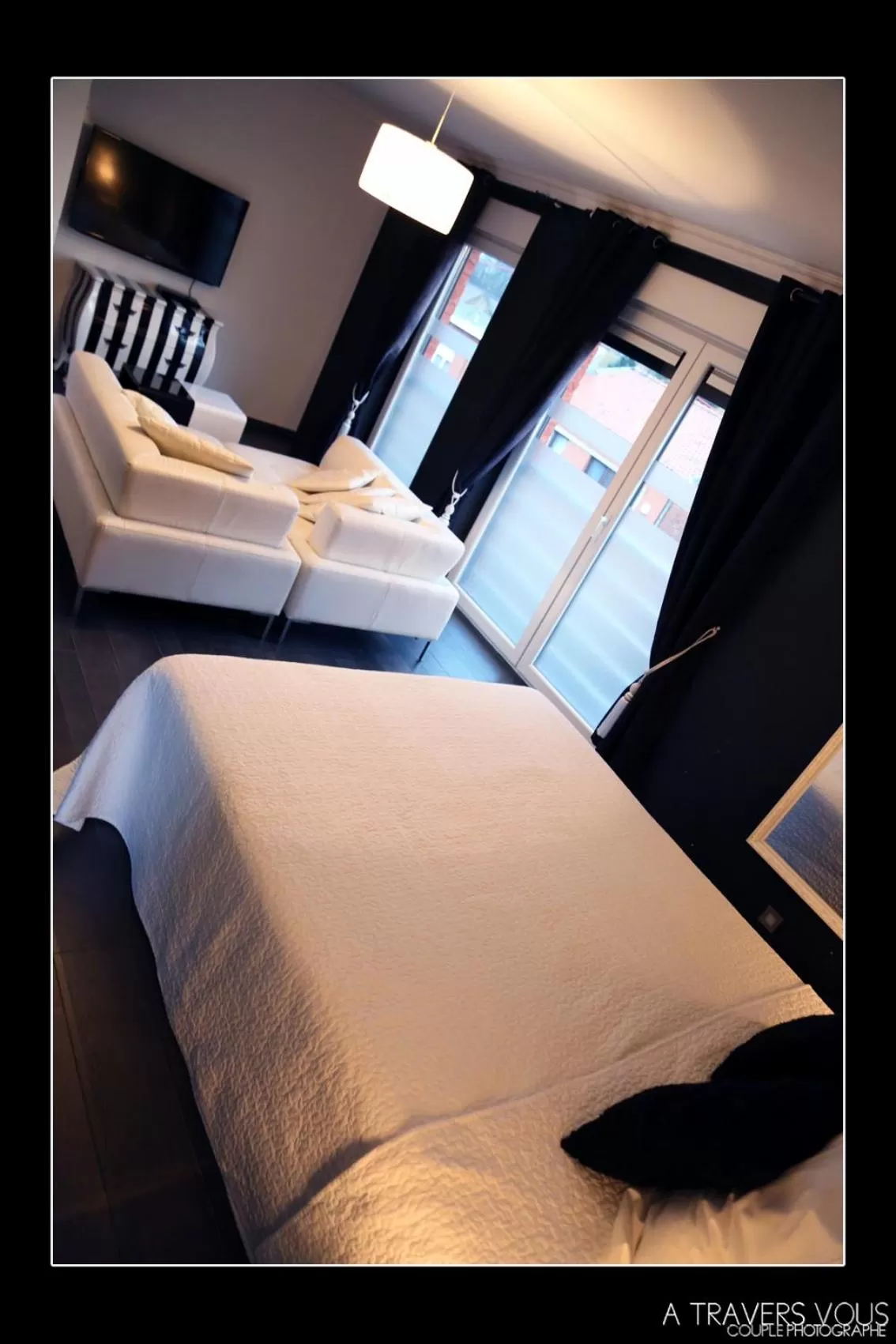 Bed in V E R O N E - Rooms & Suites - Liège - Rocourt