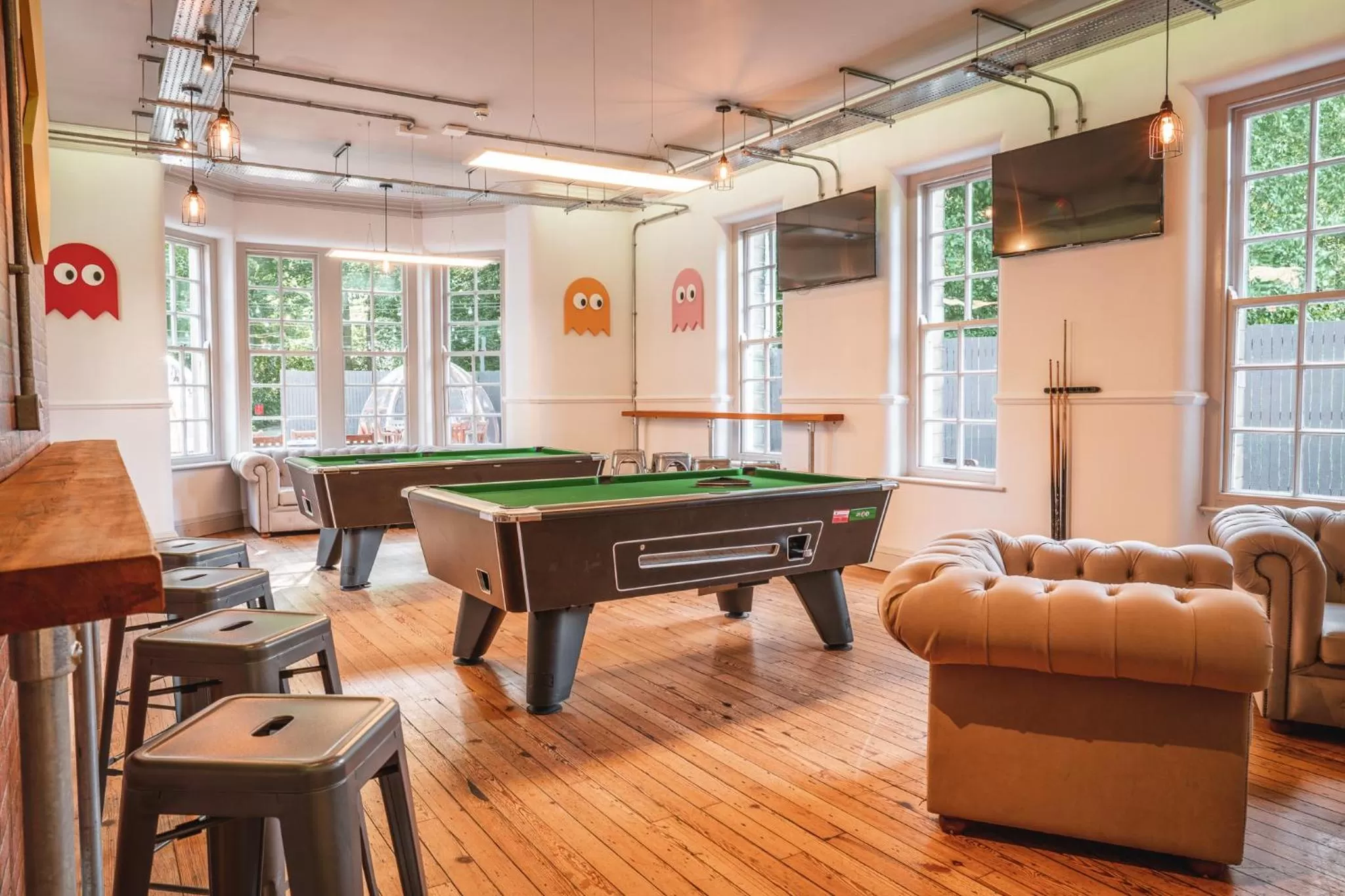 Restaurant/places to eat in The Venue Serviced Apartments