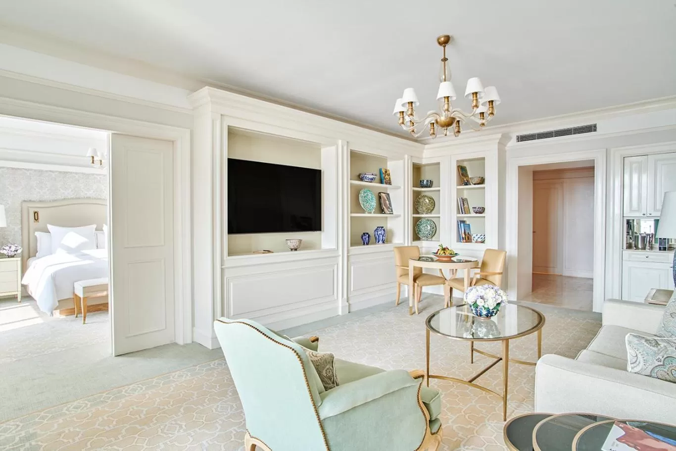 TV and multimedia in Four Seasons Hotel Cairo at Nile Plaza