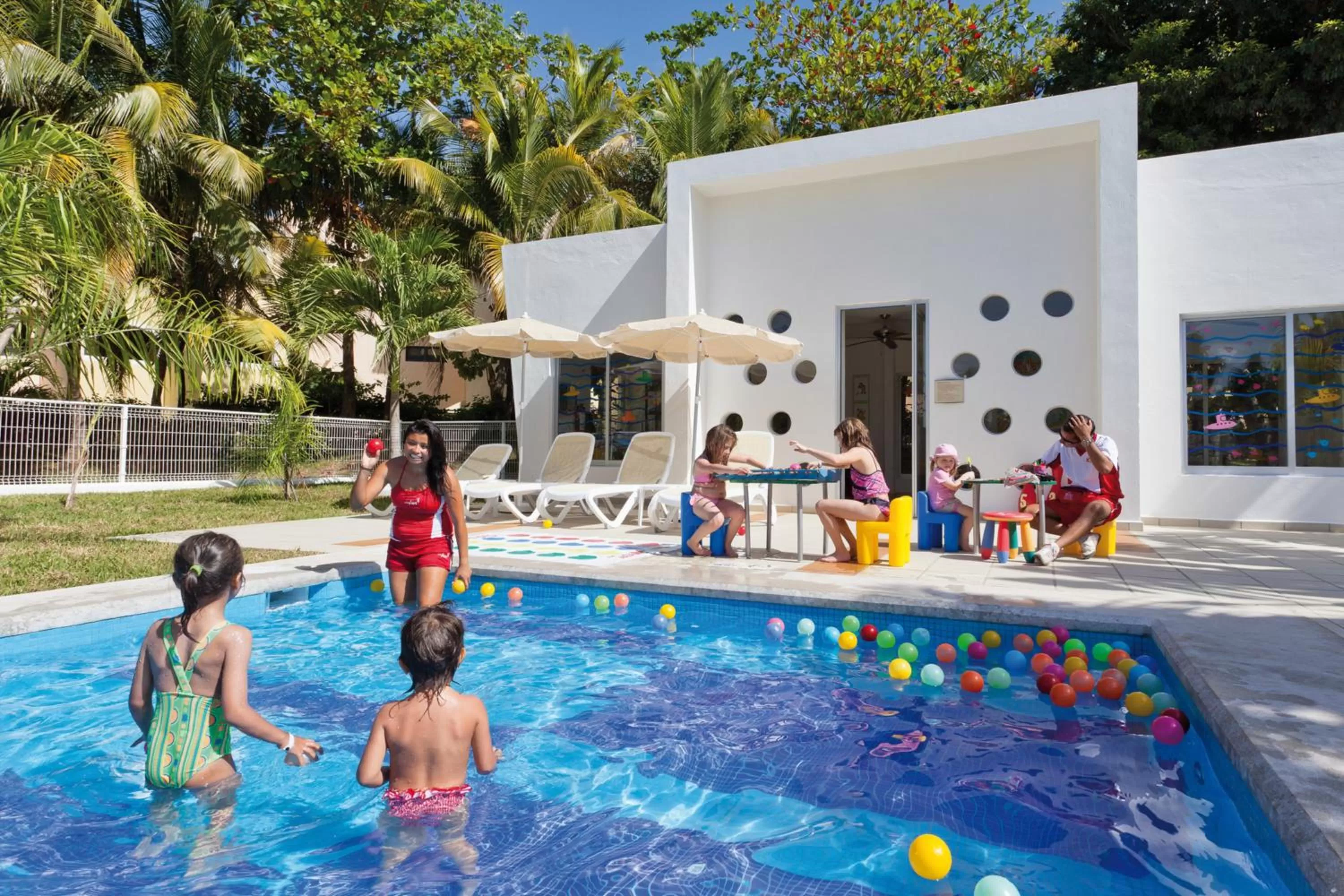 Kids's club in Riu Palace Mexico - All Inclusive