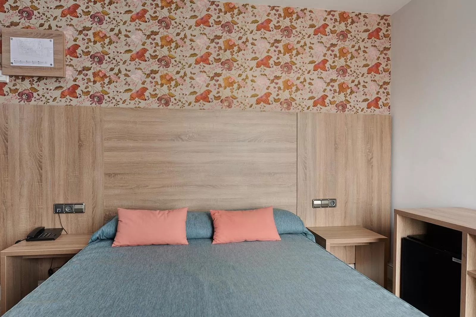 Bedroom, Bed in Ramblas Hotel