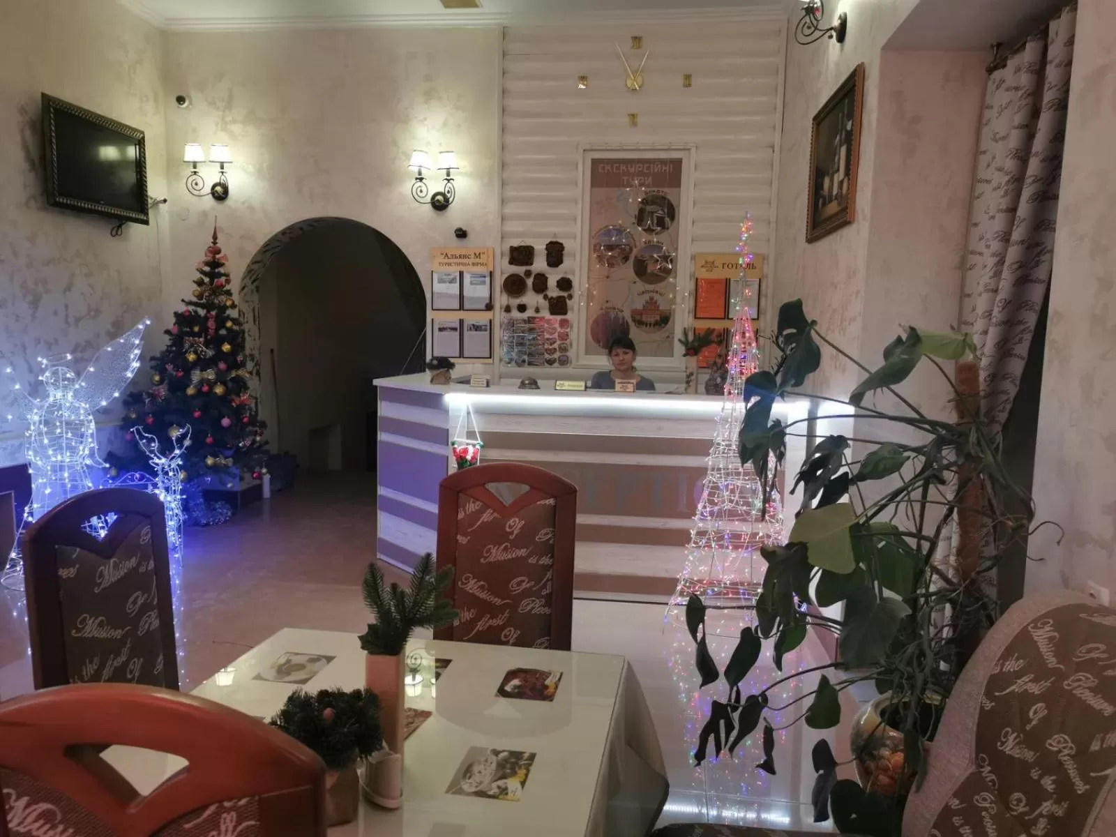 Lobby/Reception in Monte-Kristo Hotel