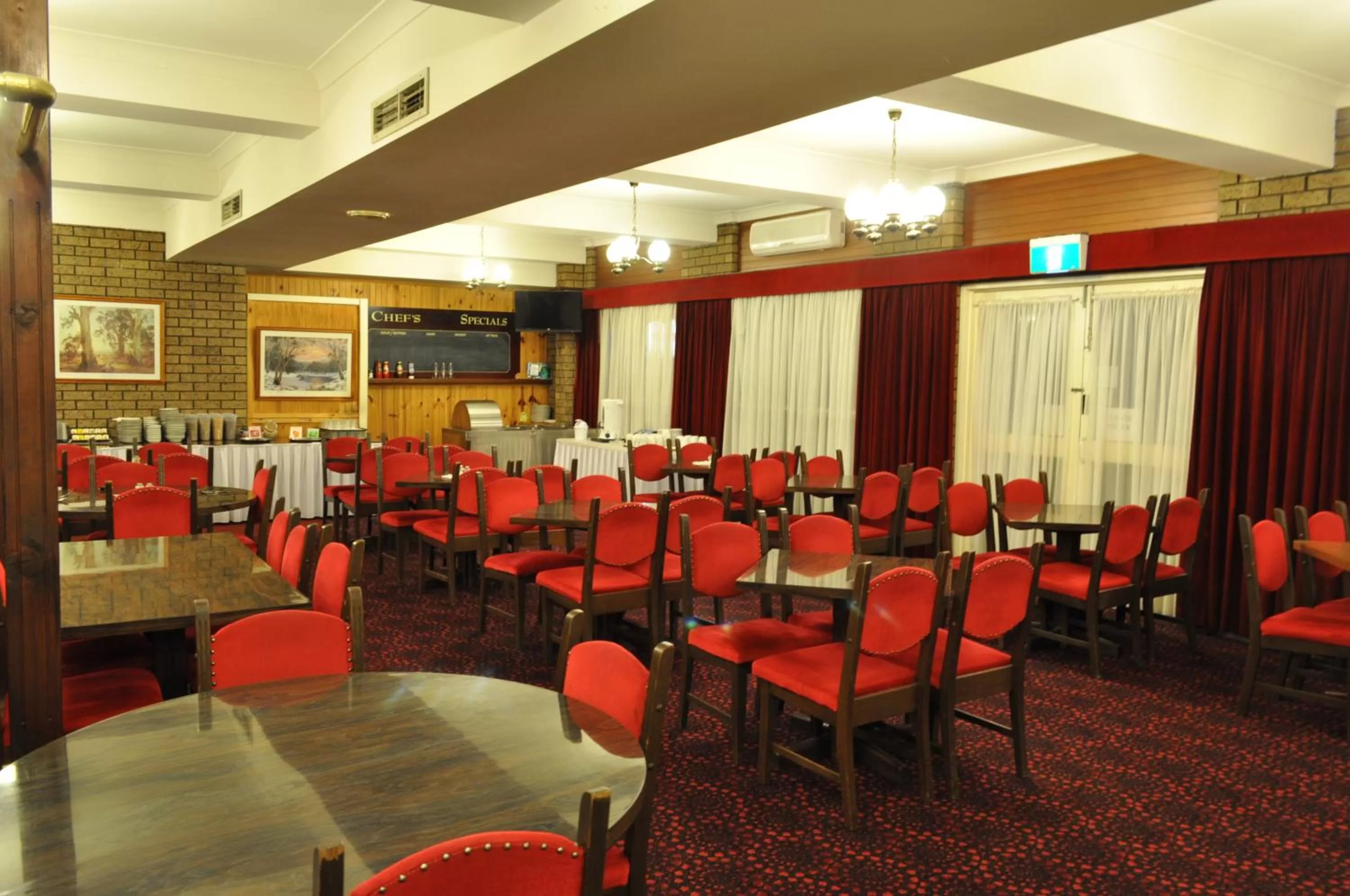 Restaurant/places to eat in Albury Burvale Motor Inn