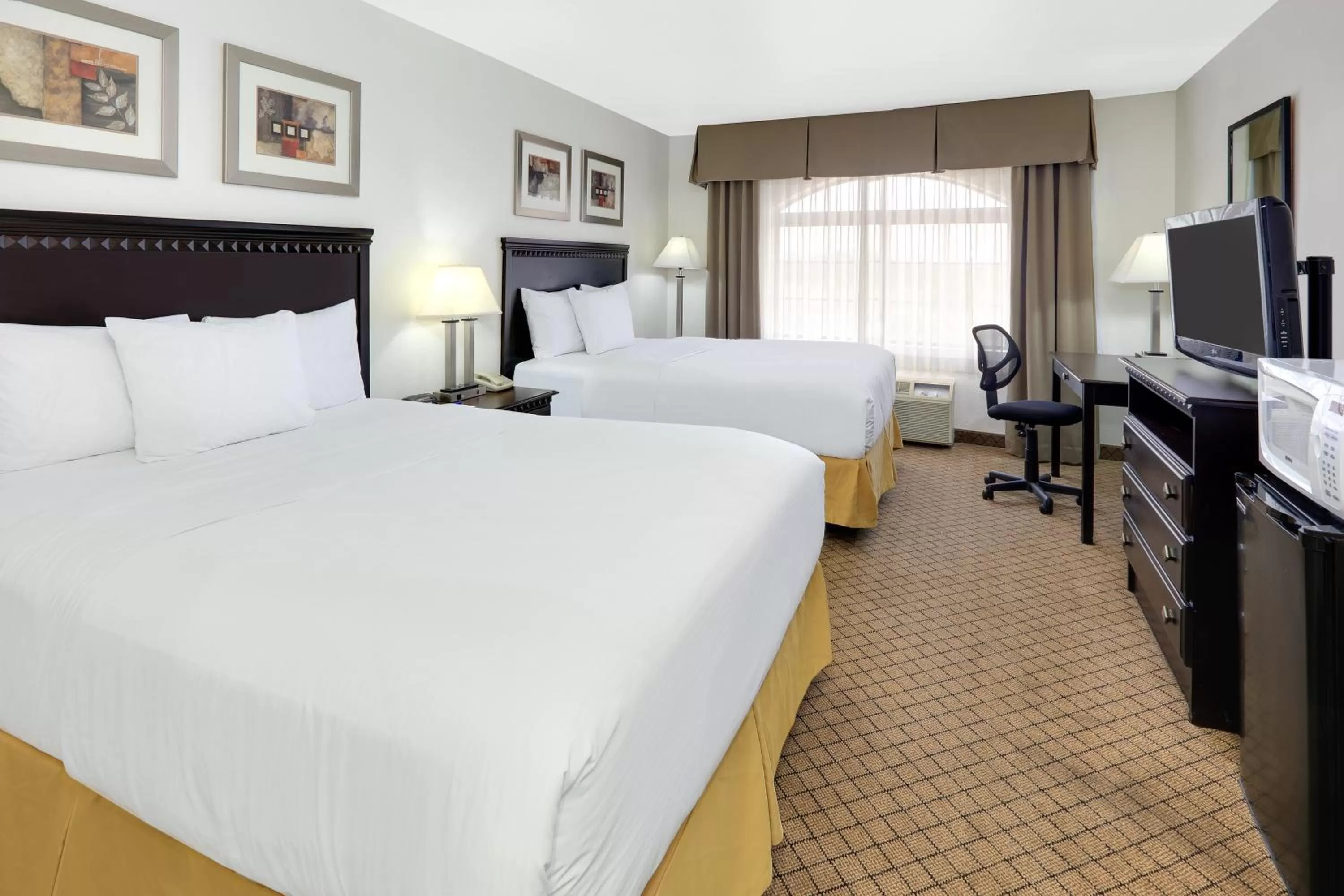 Photo of the whole room in Baymont by Wyndham Roswell