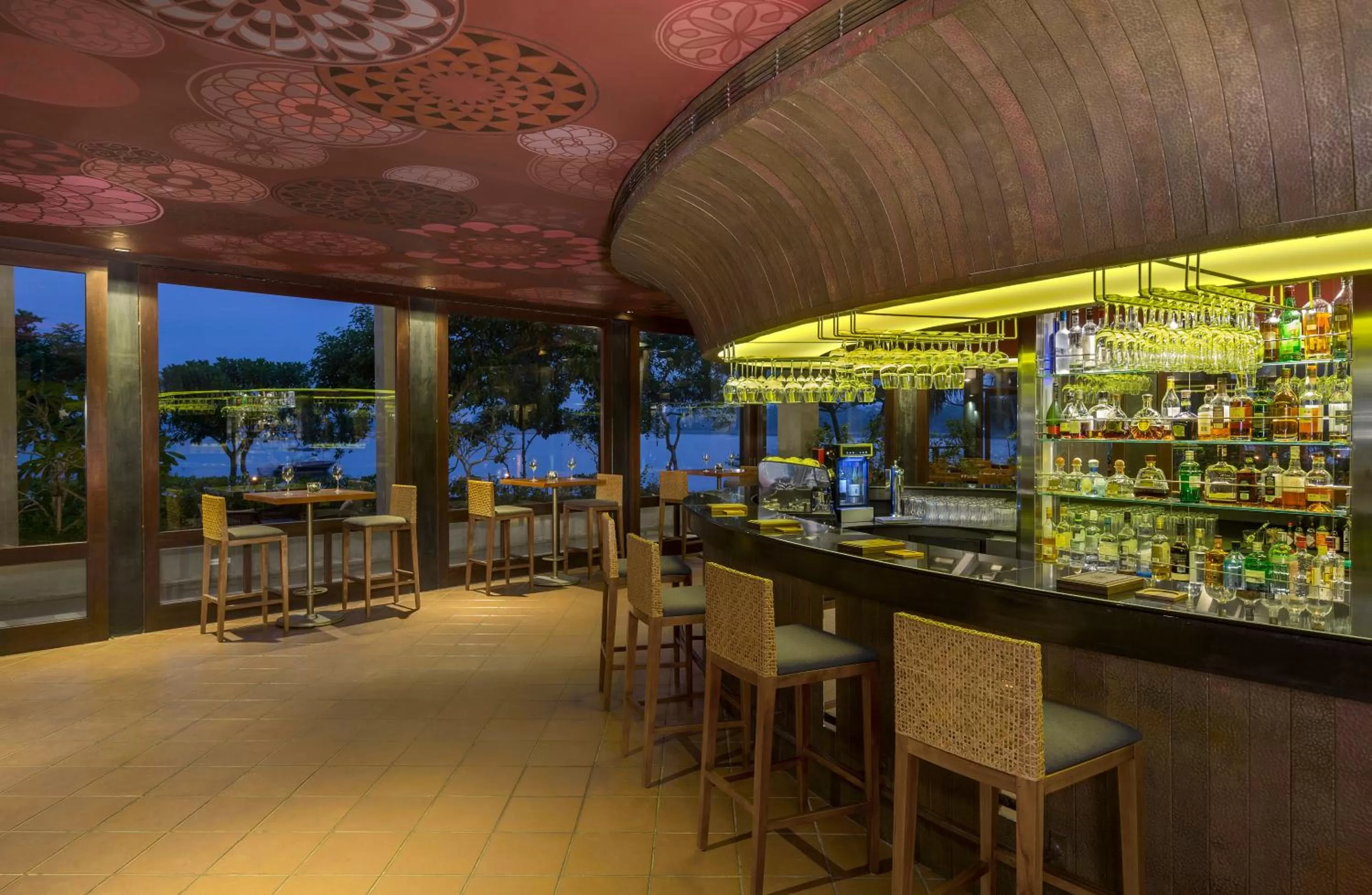 Food and drinks in Anantara Kalutara Resort