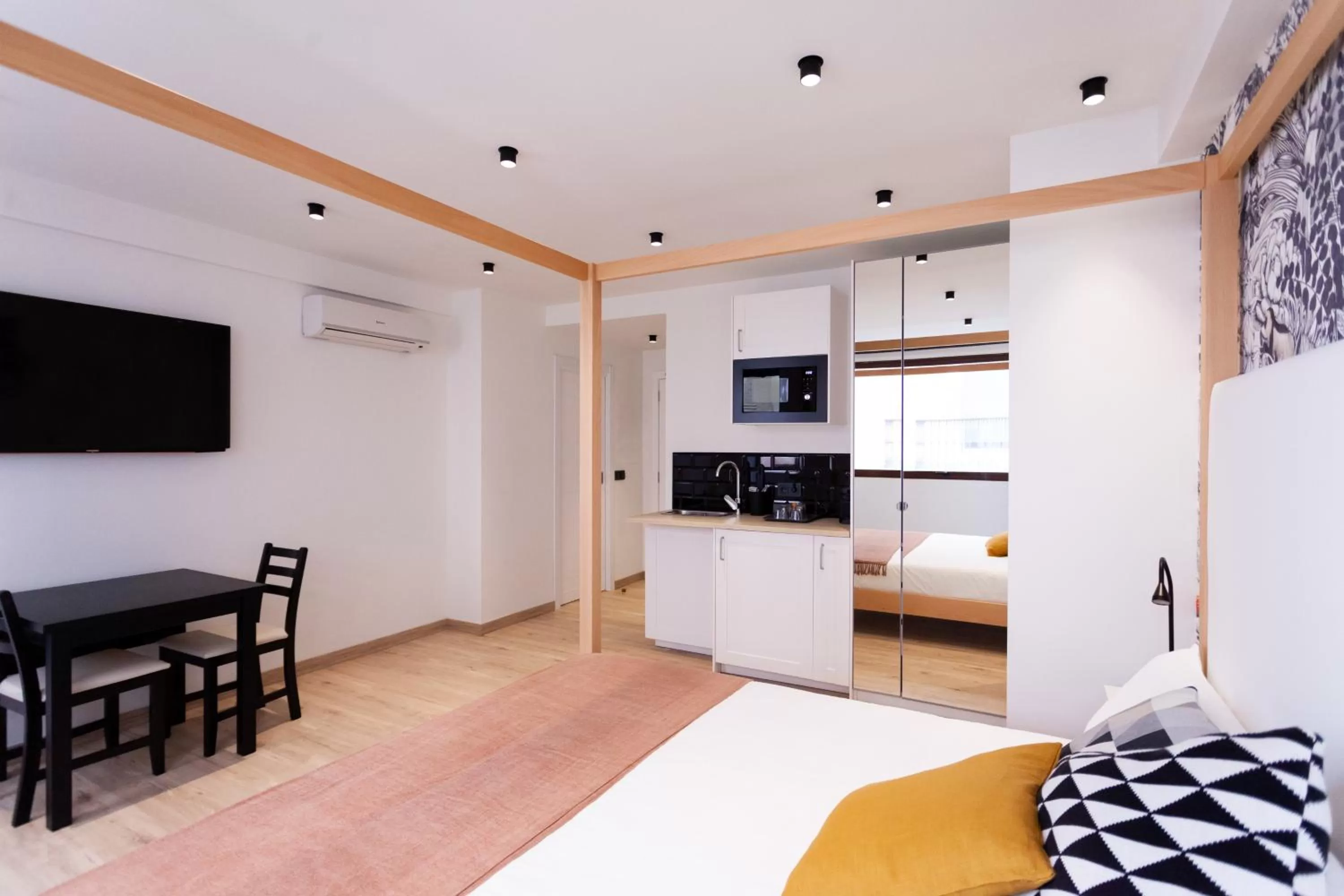 TV and multimedia in Welldone Sierpes Boutique