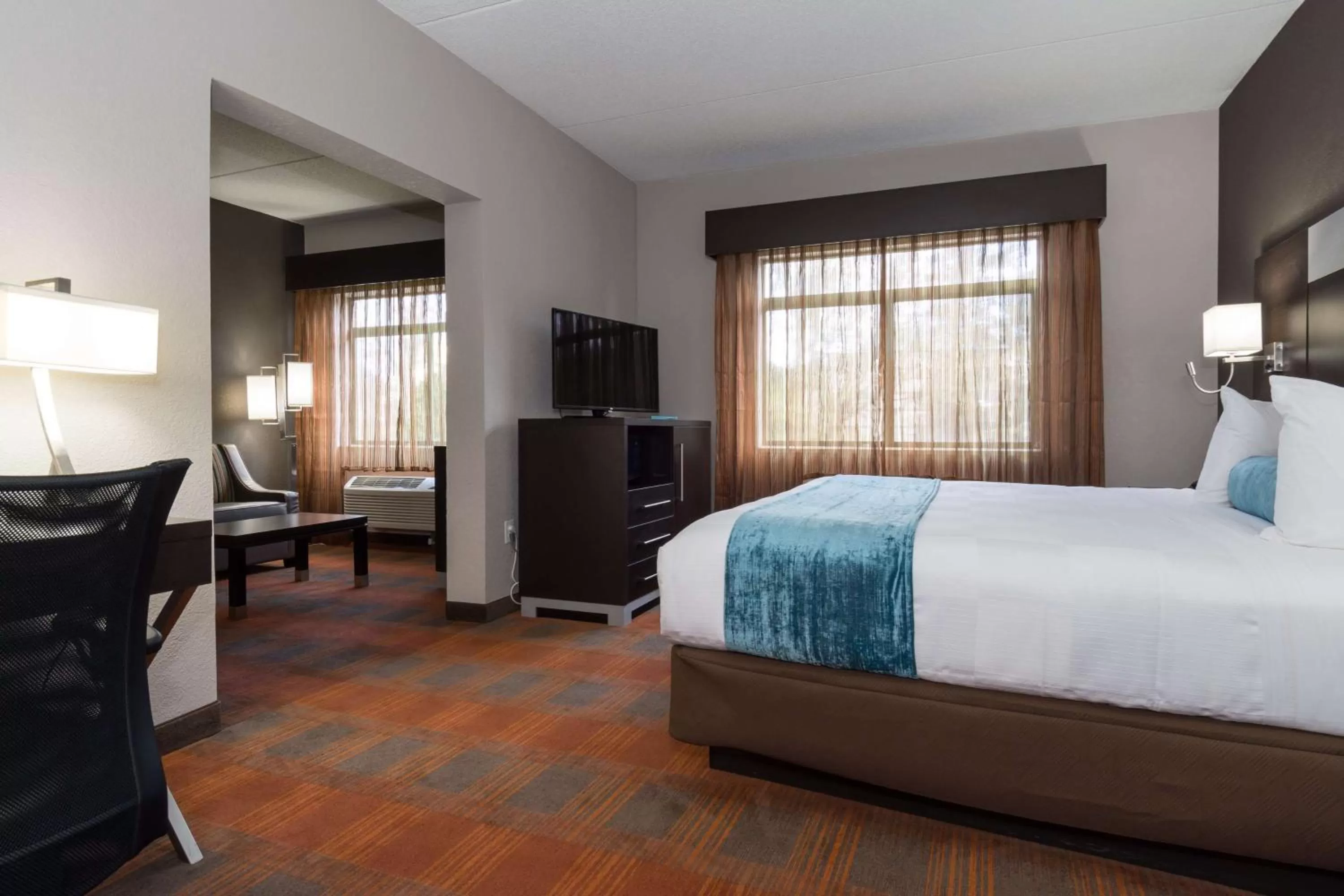 Photo of the whole room, Bed in Best Western Plus Pineville-Charlotte South