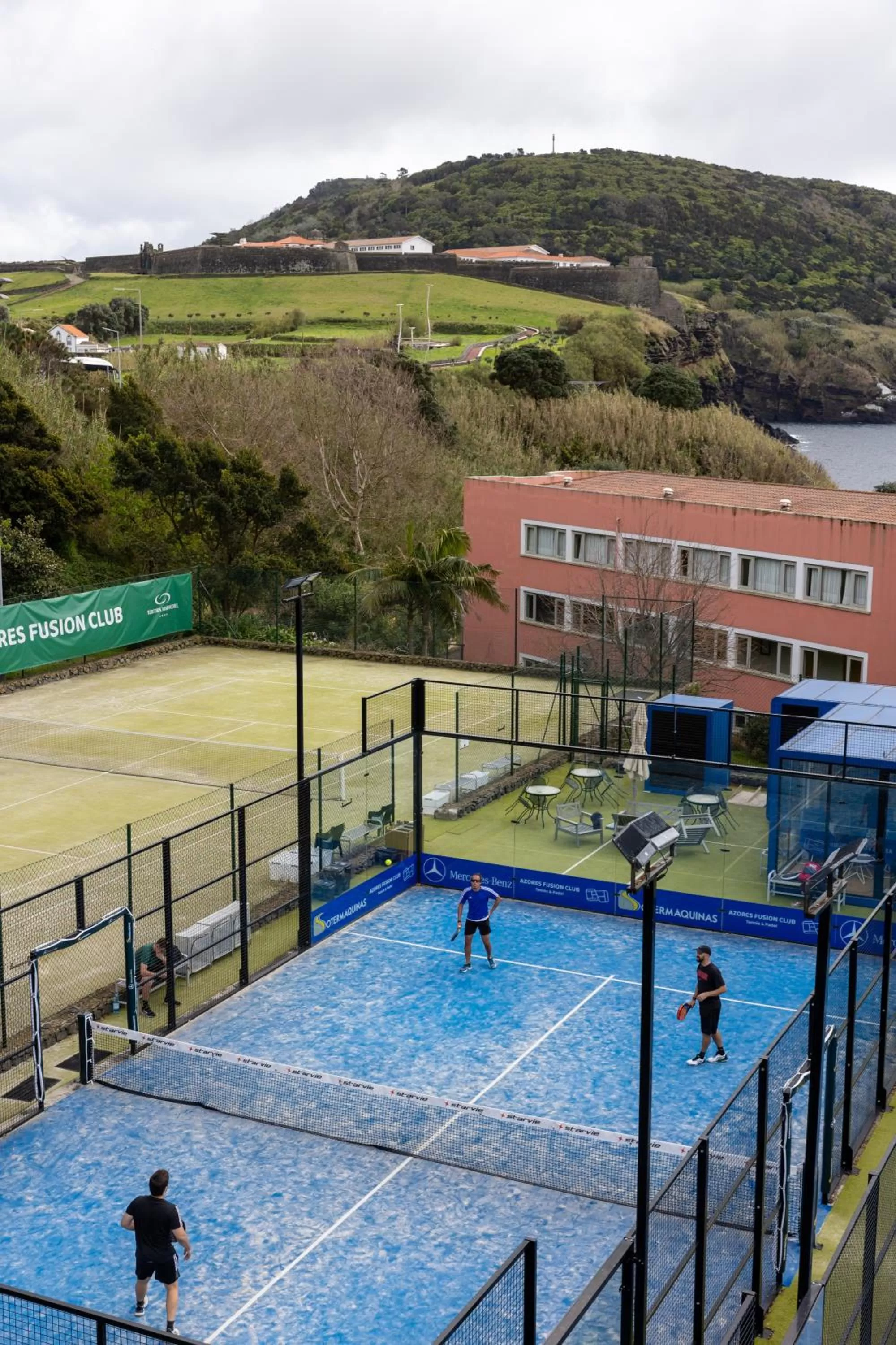 Tennis court in Terceira Mar Hotel