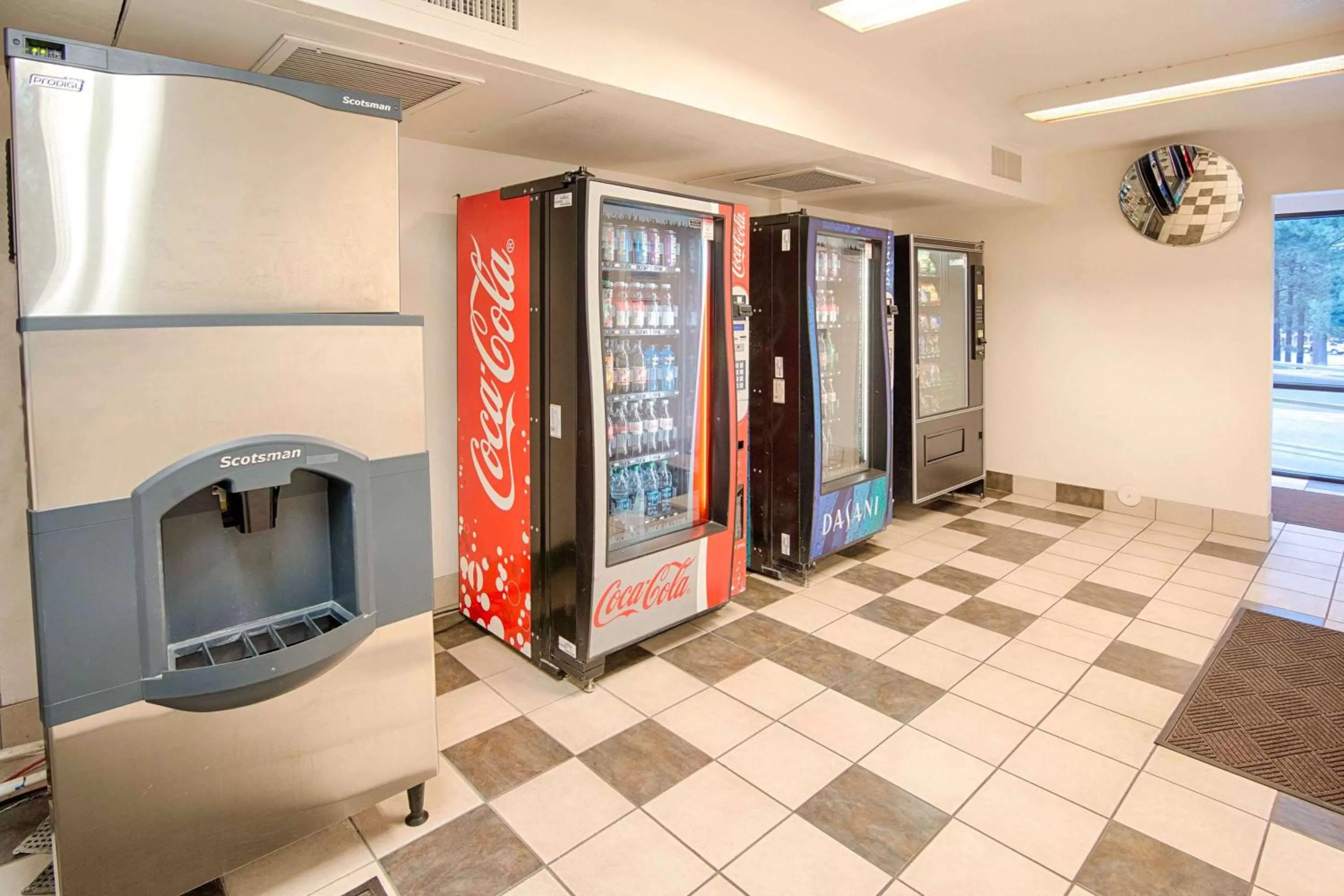 Property building in Motel 6-Mammoth Lakes, CA