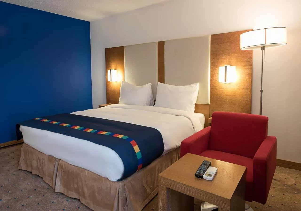 TV and multimedia, Bed in Park Inn by Radisson Abeokuta