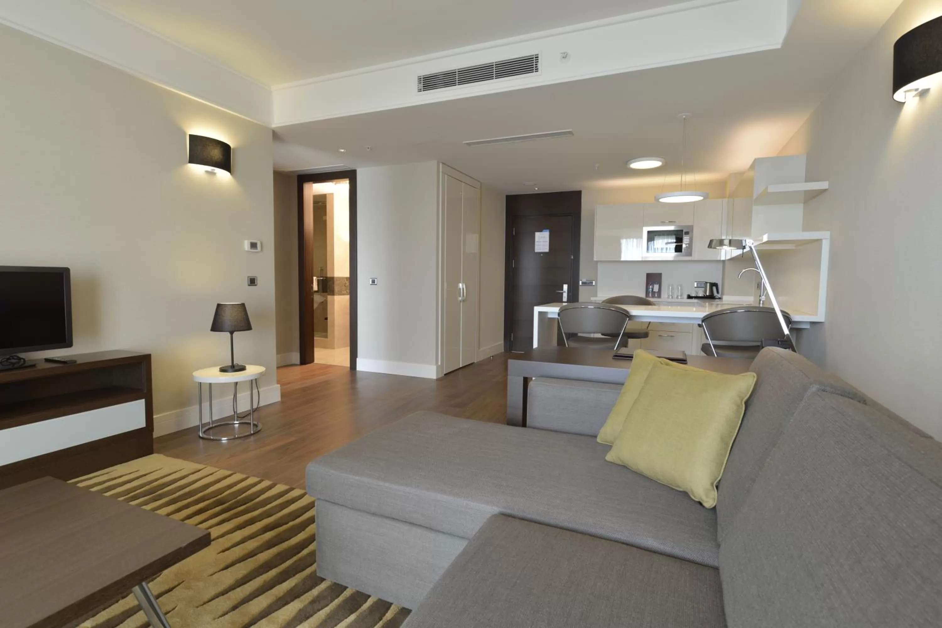 Kitchen or kitchenette in Wyndham Grand Istanbul Europe