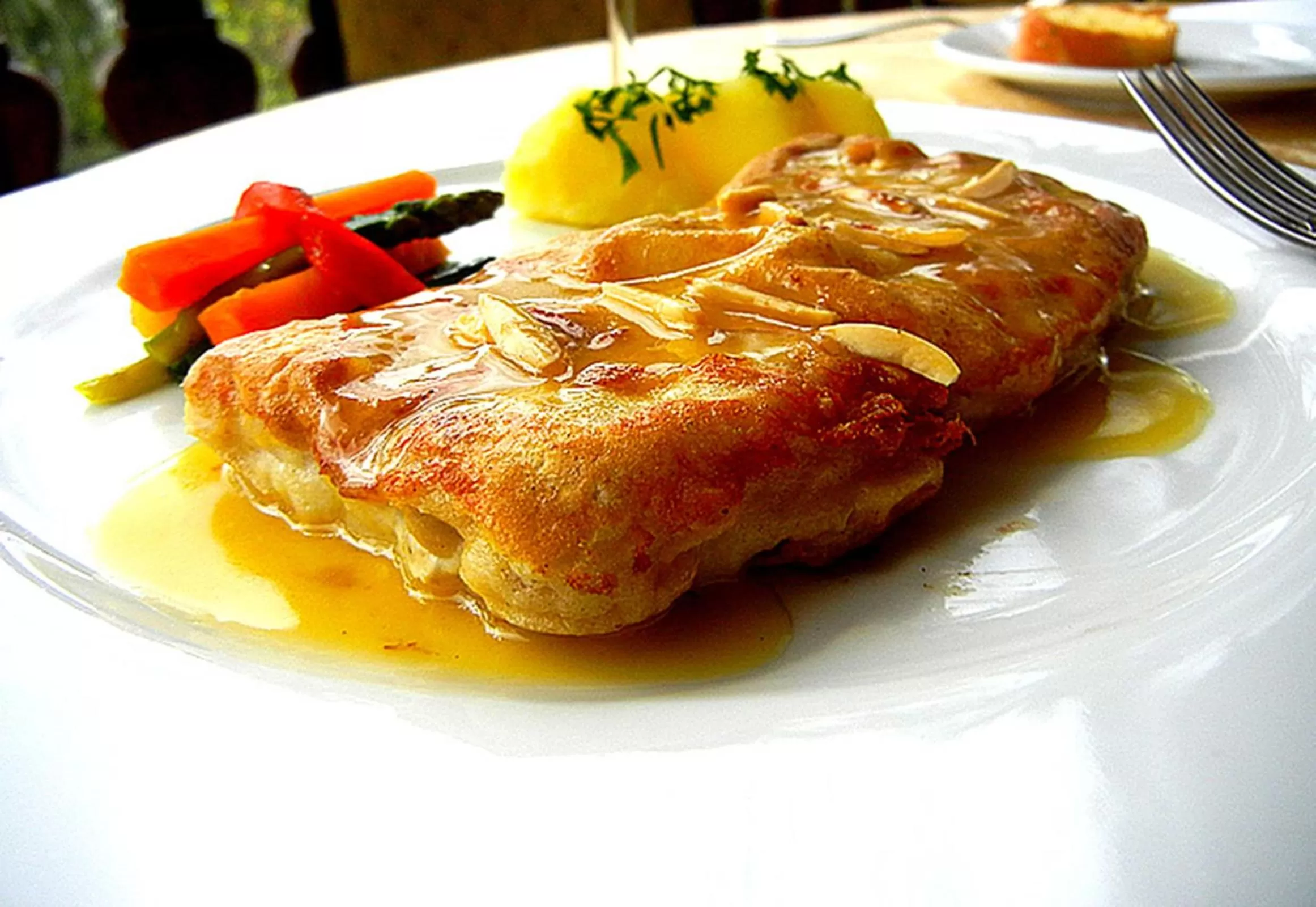 Restaurant/places to eat, Food in Hotel Victoria