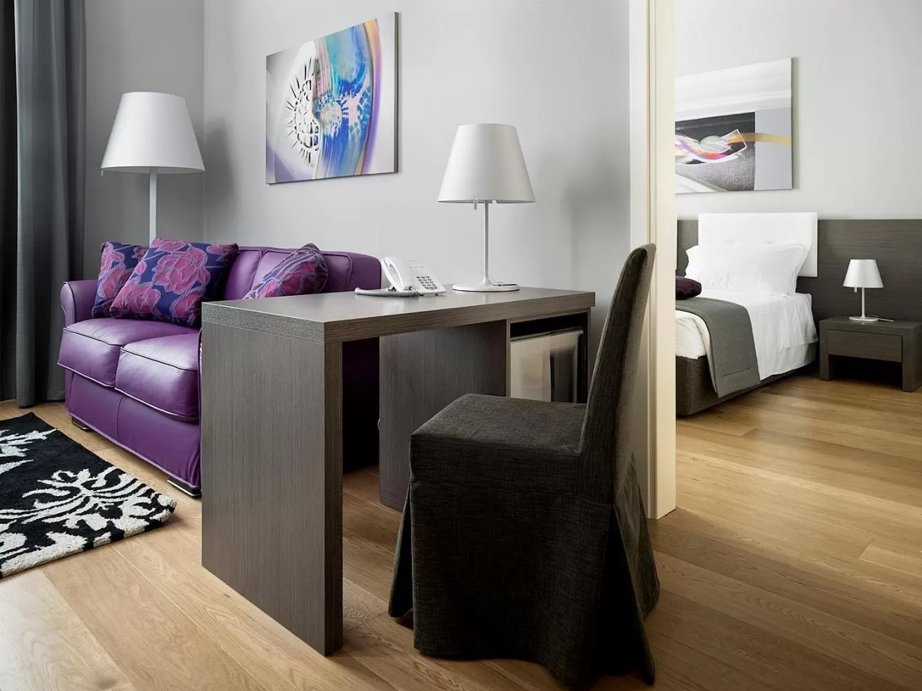 Living room, Bed in Palace Suite