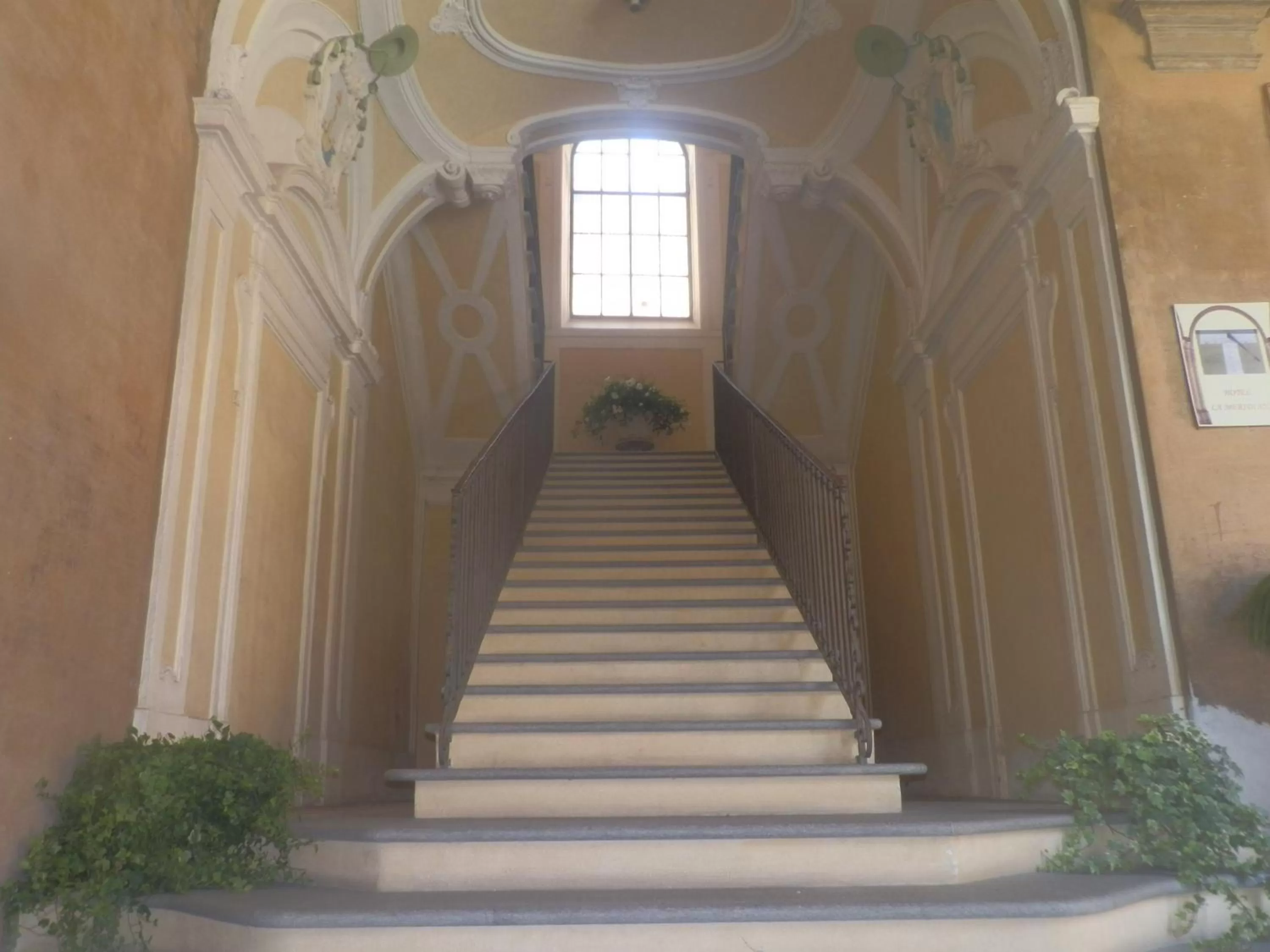 Decorative detail in Hotel La Meridiana