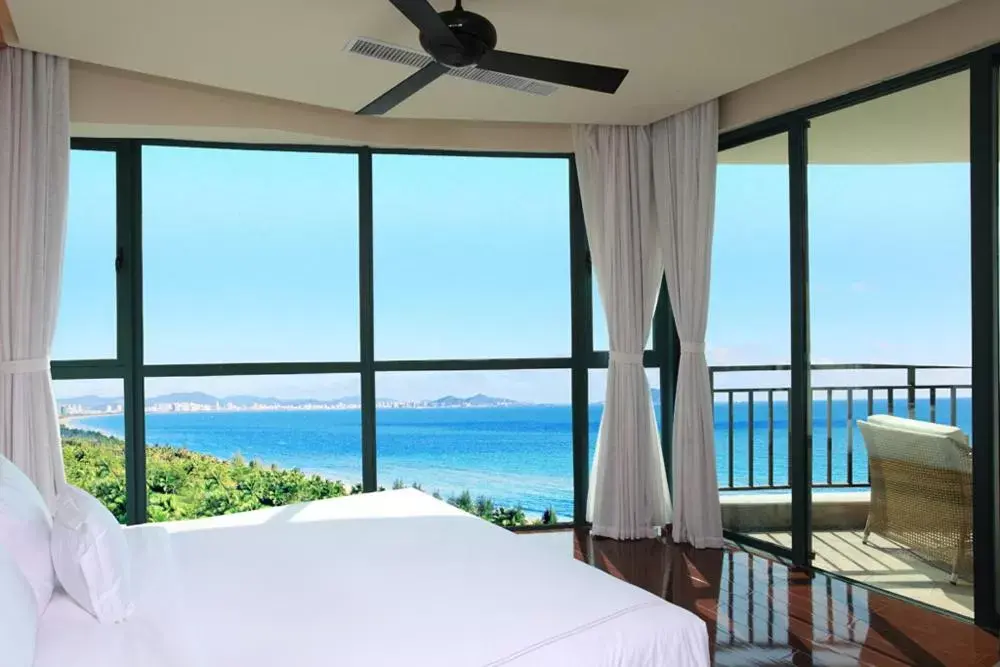Two-Bedroom Family Suite with Panoramic Ocean View in Ocean Sonic Resort Sanya Two-Bedroom Family Suite with Panoramic Ocean View in Ocean Sonic Resort Sanya