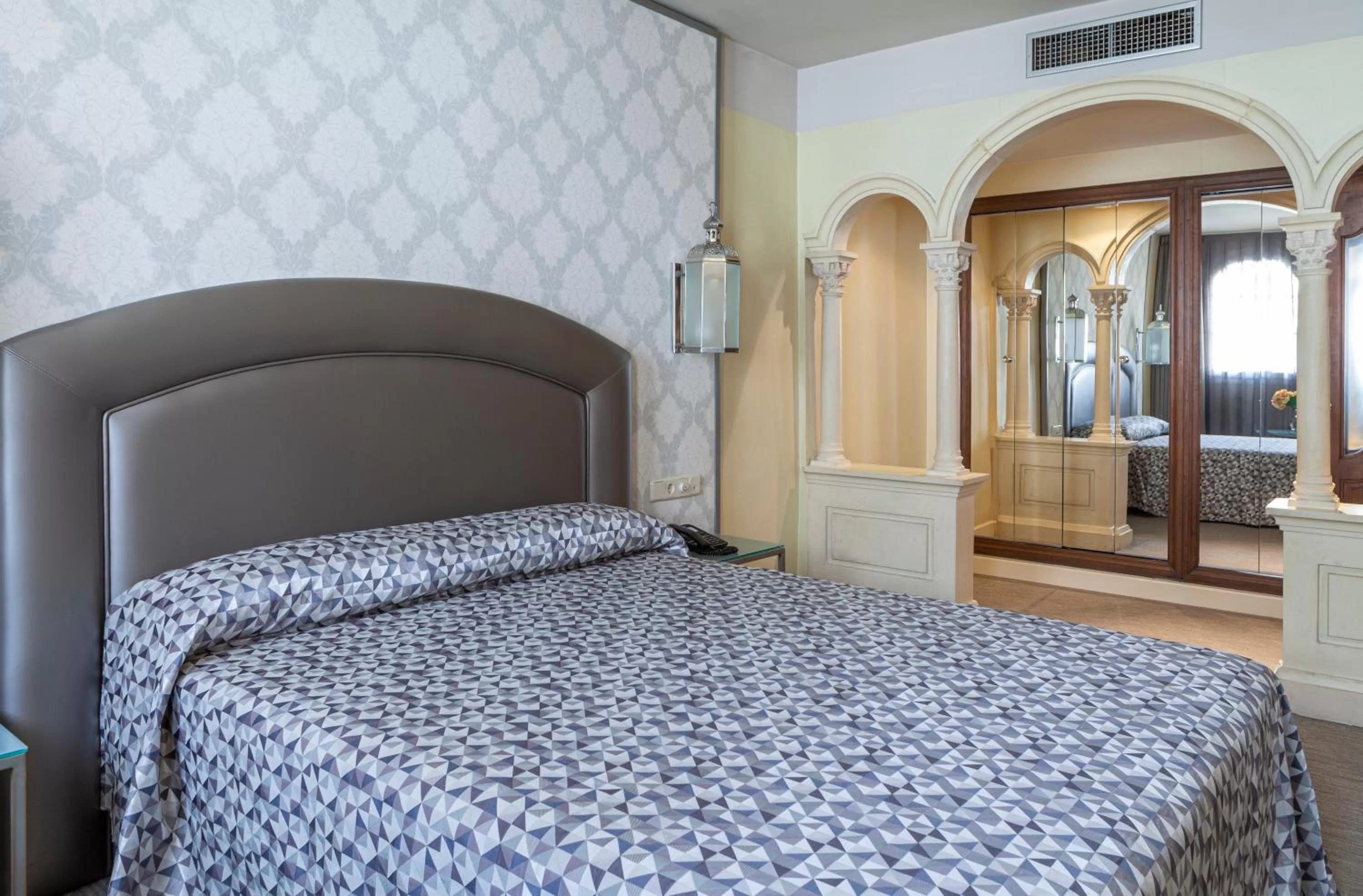 Photo of the whole room, Bed in Hotel Macià Alfaros