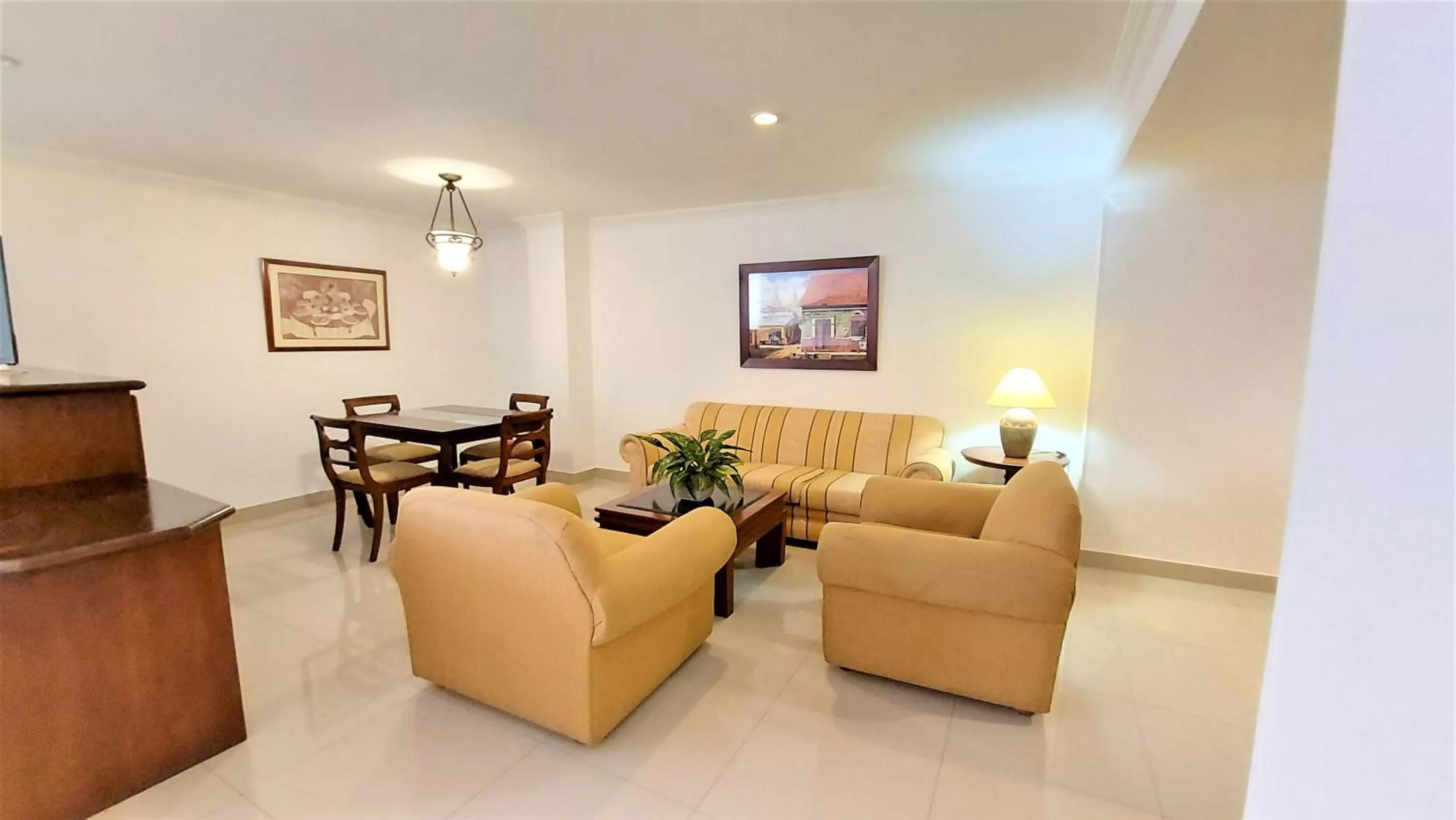 Living room in Hotel Faranda Express Puerta Del Sol Barranquilla, A Member of Radisson Individuals
