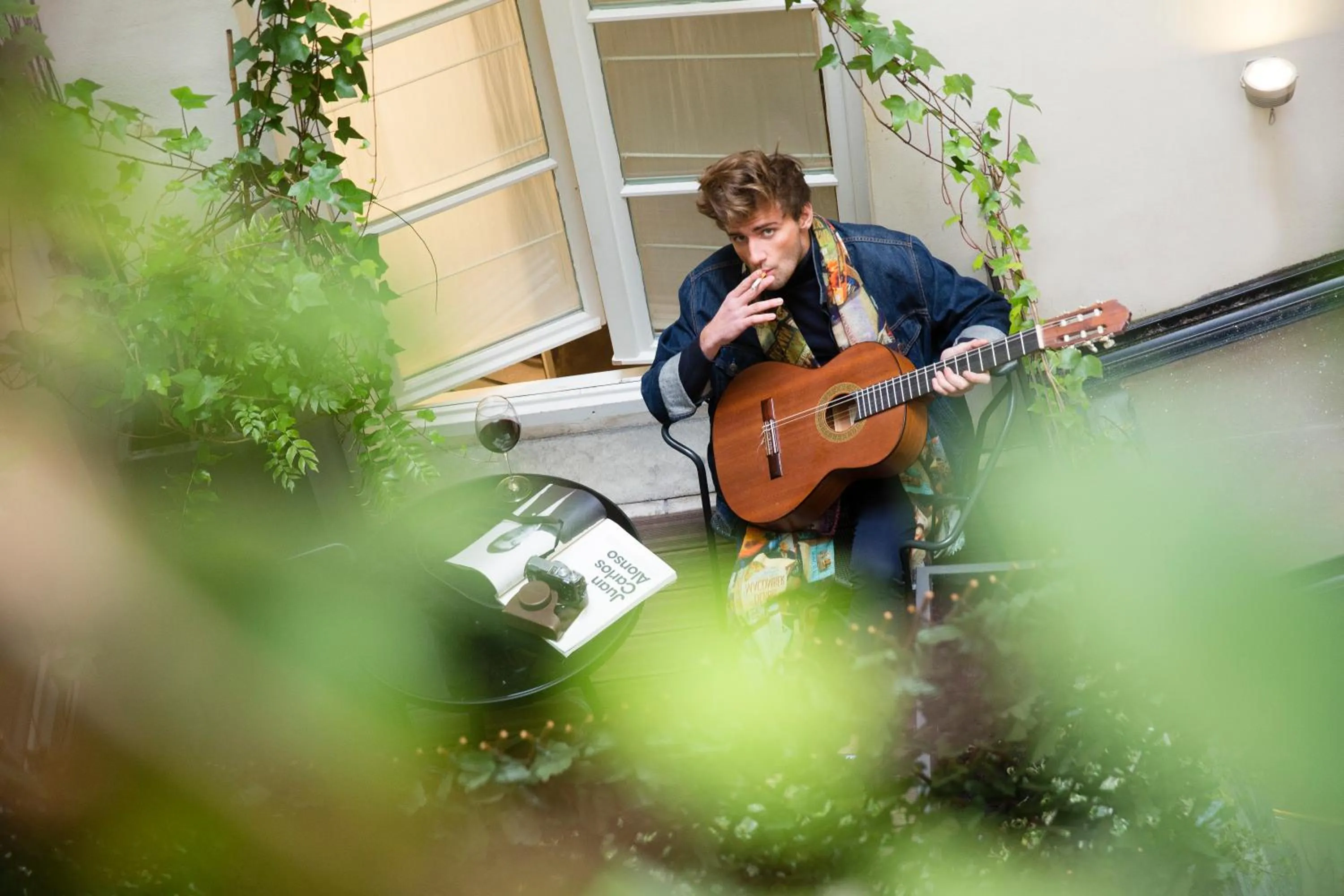 People in Hotel Dupond-Smith