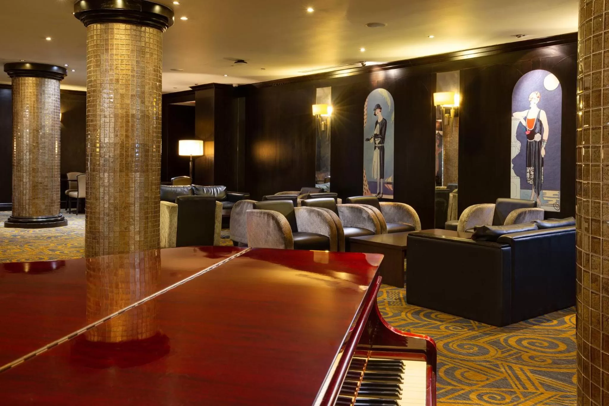 Lounge or bar in President Hotel