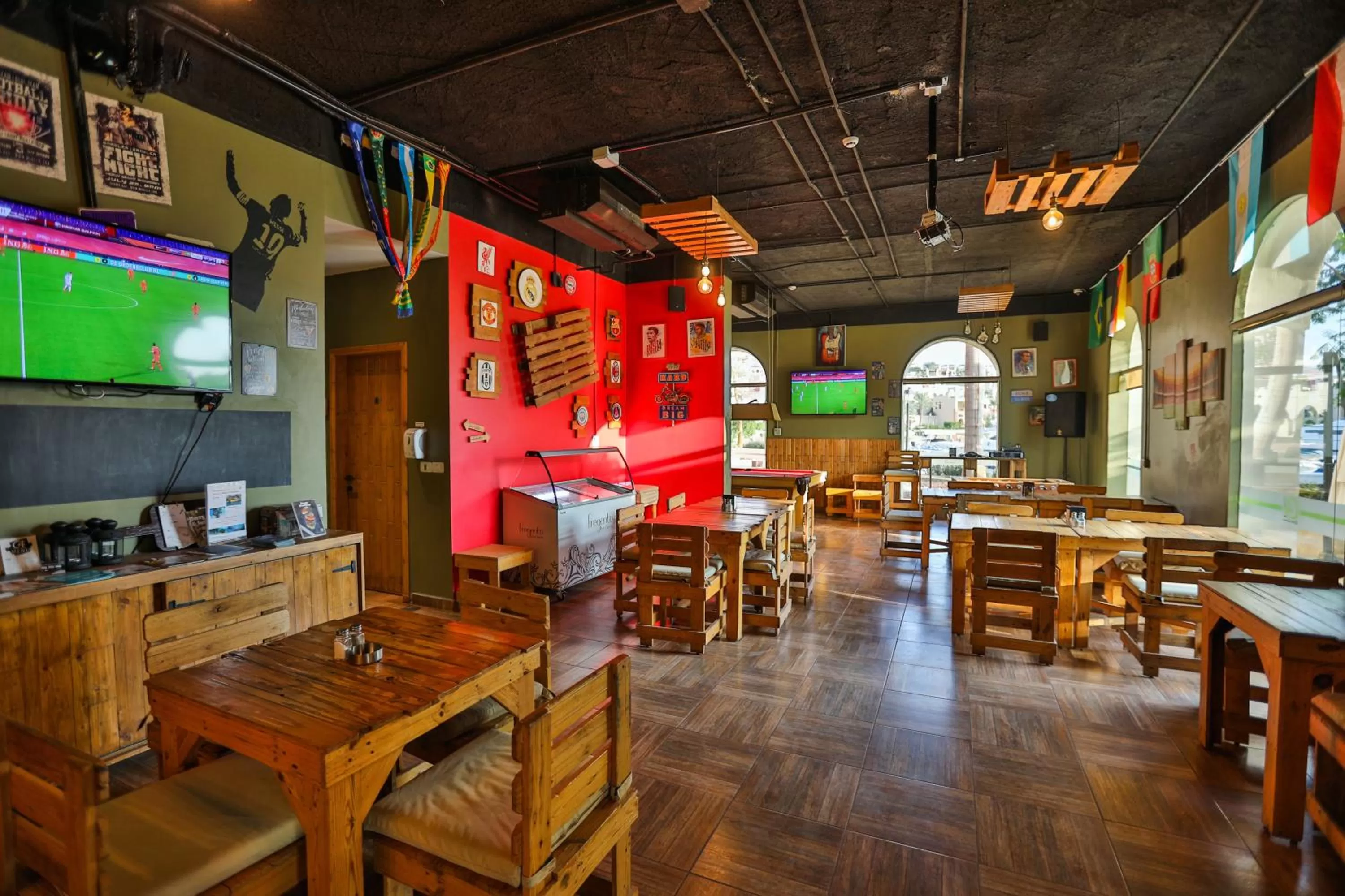 Restaurant/places to eat in Tala Bay Residence - Families Only