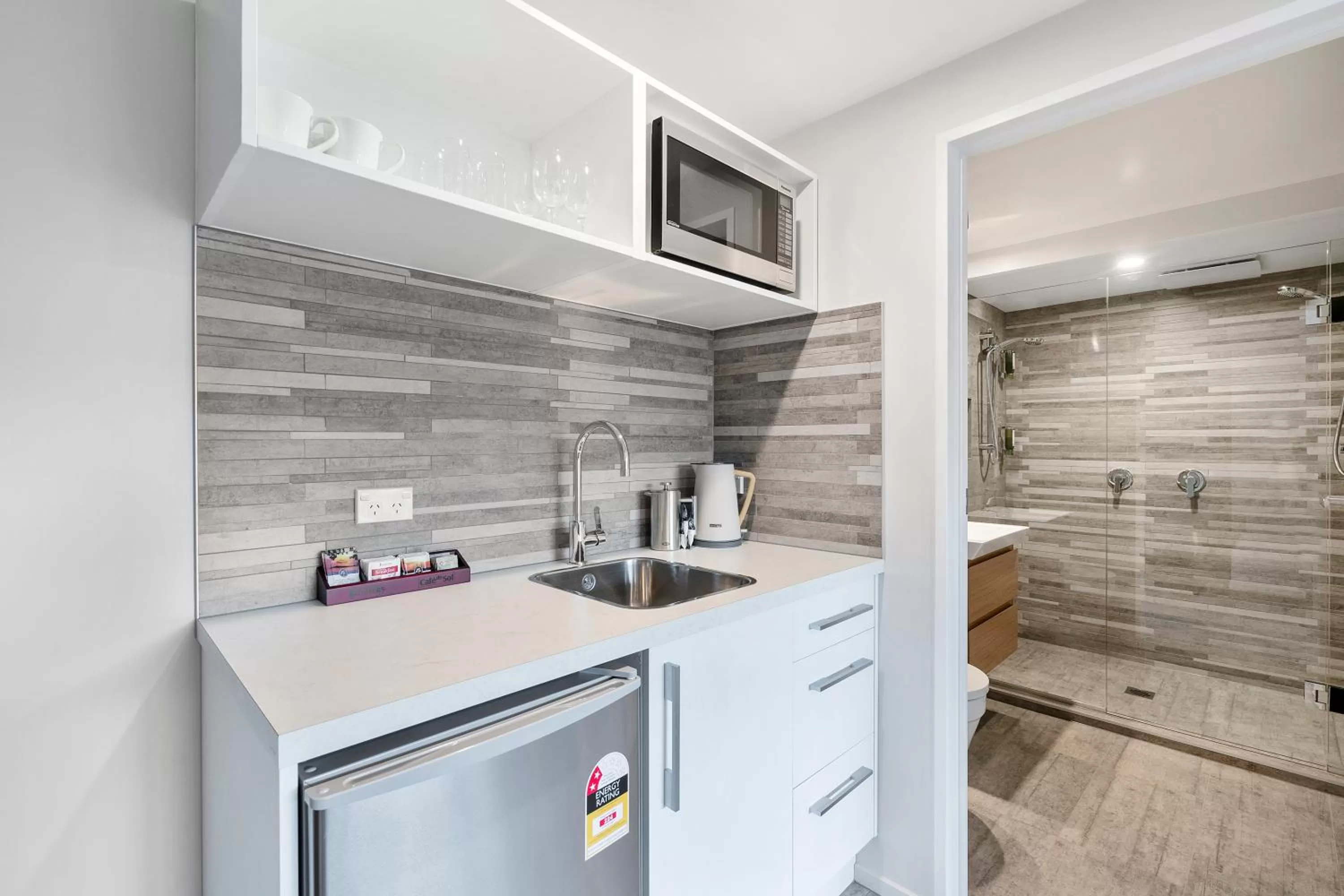 Kitchen or kitchenette in Southwark Hotel & Apartments