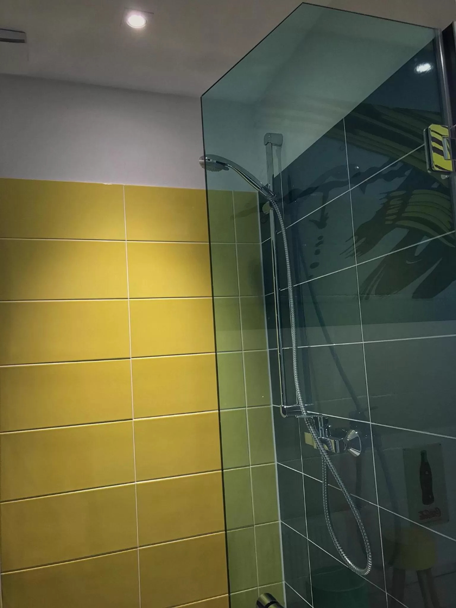 Photo of the whole room in Road Stop Wuppertal