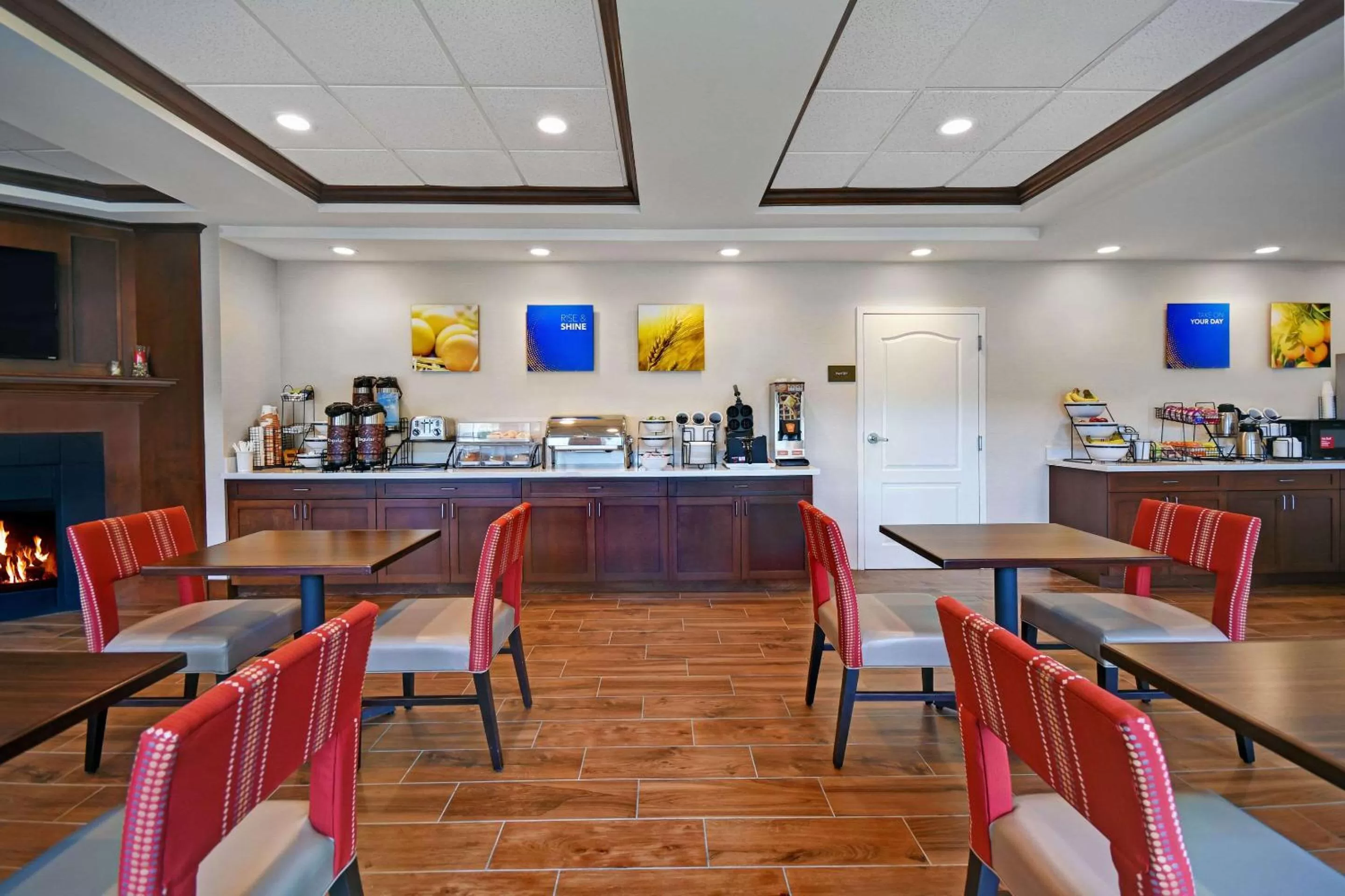 Restaurant/places to eat in Comfort Inn & Suites Wilton