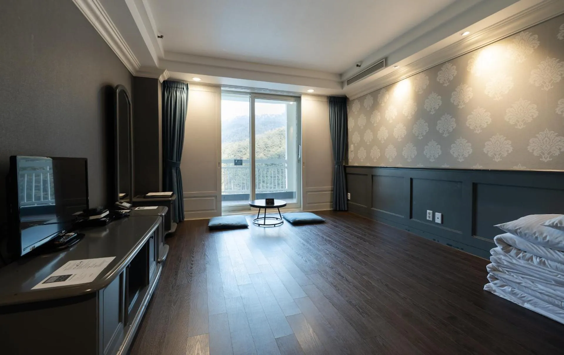 Photo of the whole room, Bed in Kensington Hotel Pyeongchang