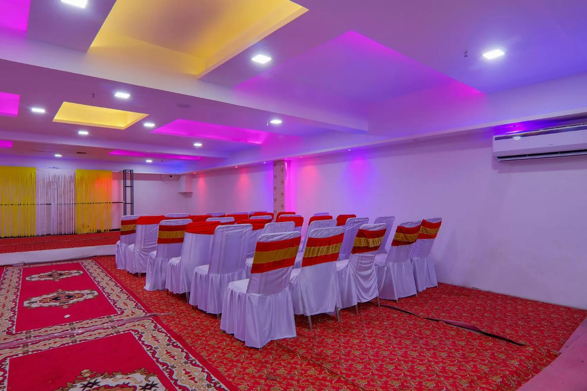 Banquet/Function facilities in Via Moti Mahal - Sarnath museum