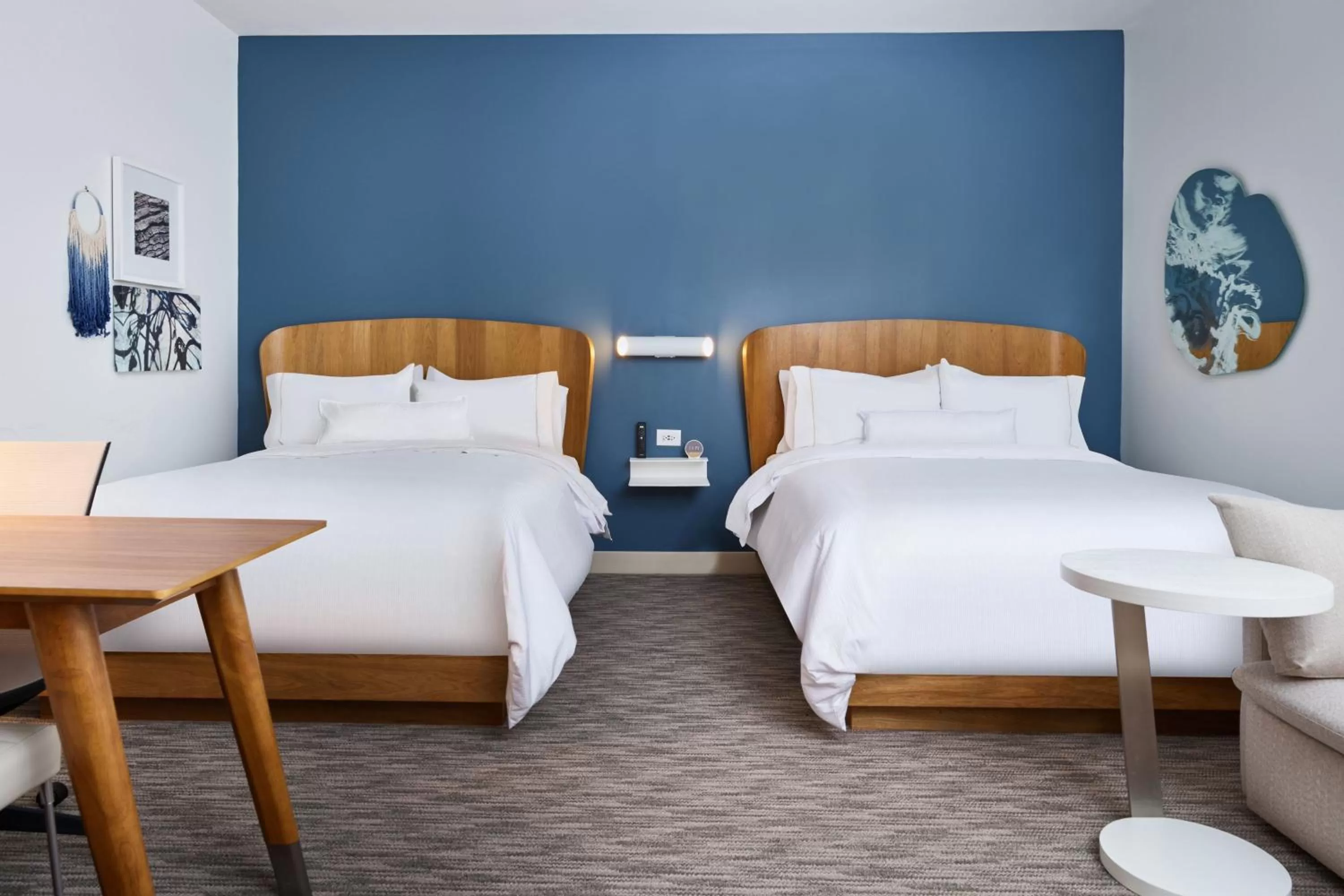 Photo of the whole room, Bed in Element Chattanooga East