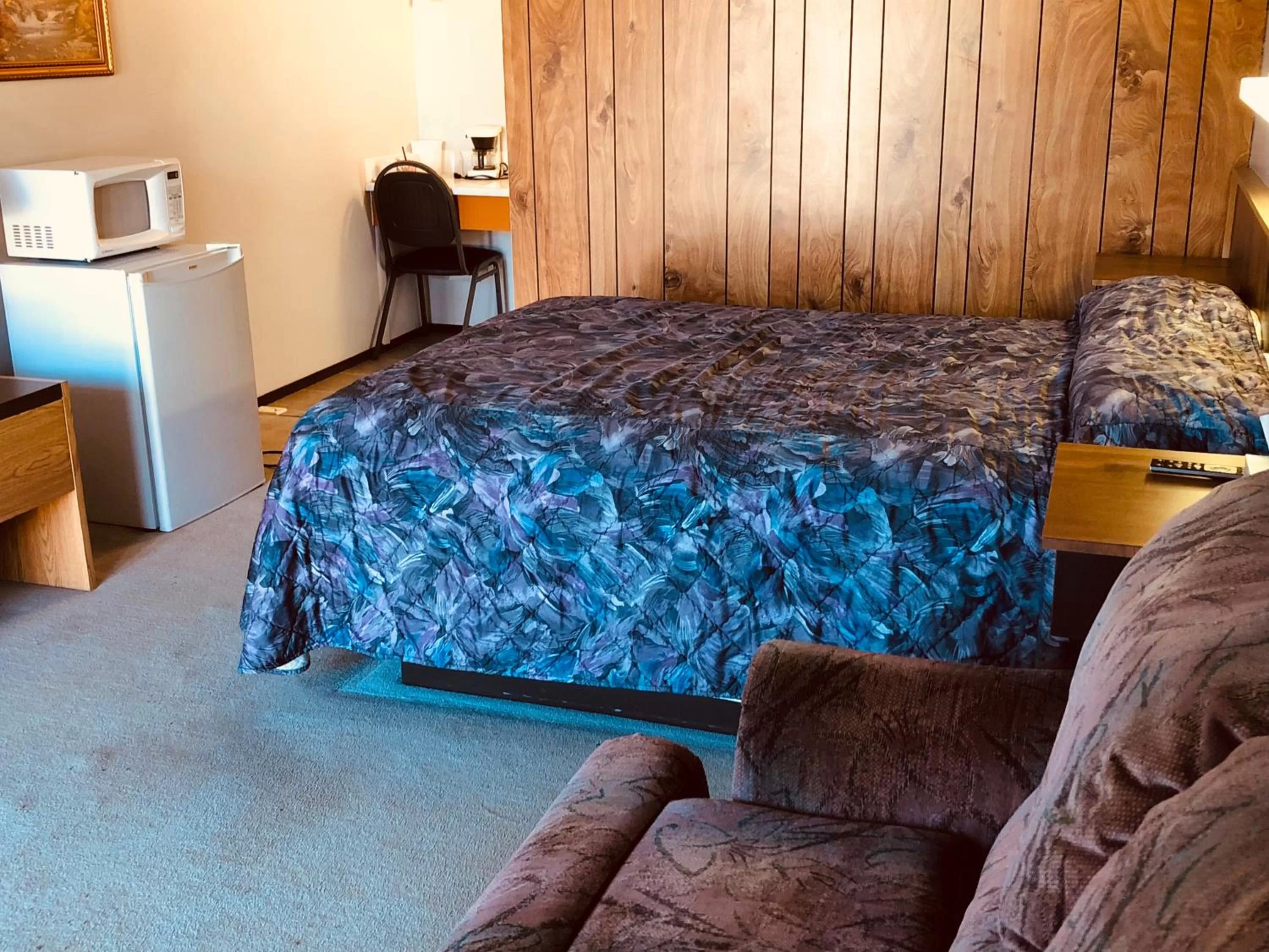 Bed in Howard Johnson by Wyndham Edson