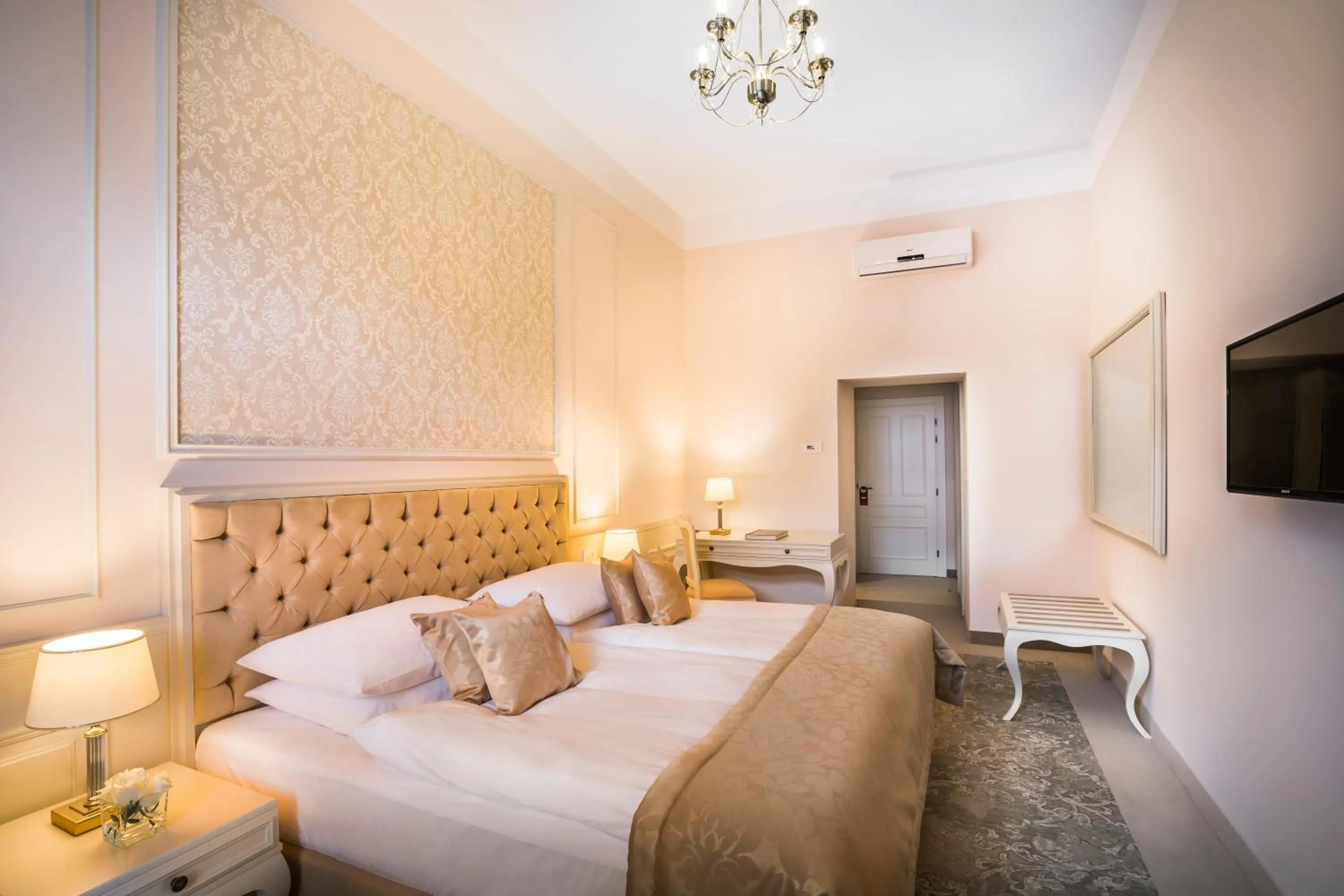 Bedroom, Bed in Hotel Bellevue - by Liburnia Hotels & Villas