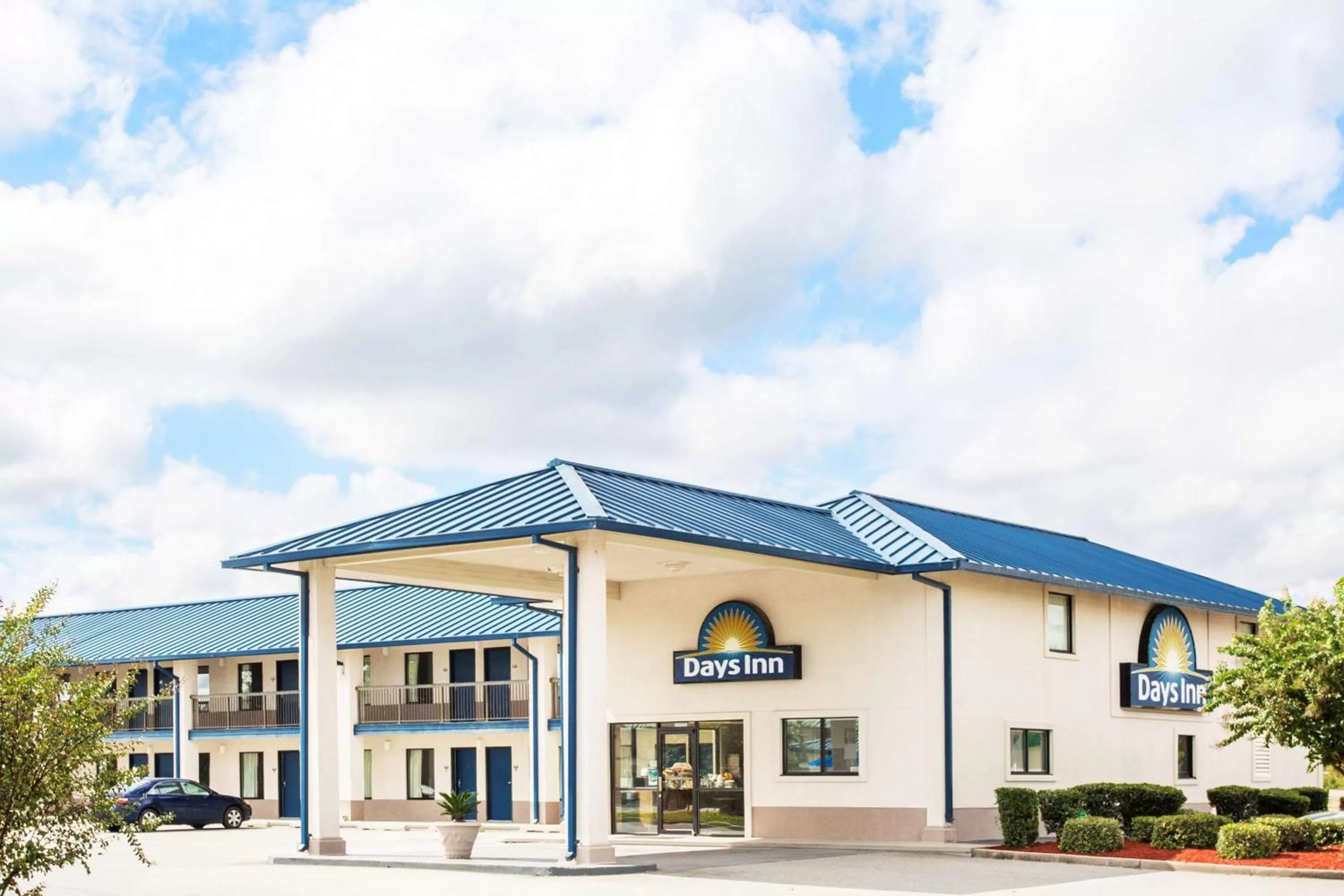 Property building in Days Inn by Wyndham Valdosta I-75