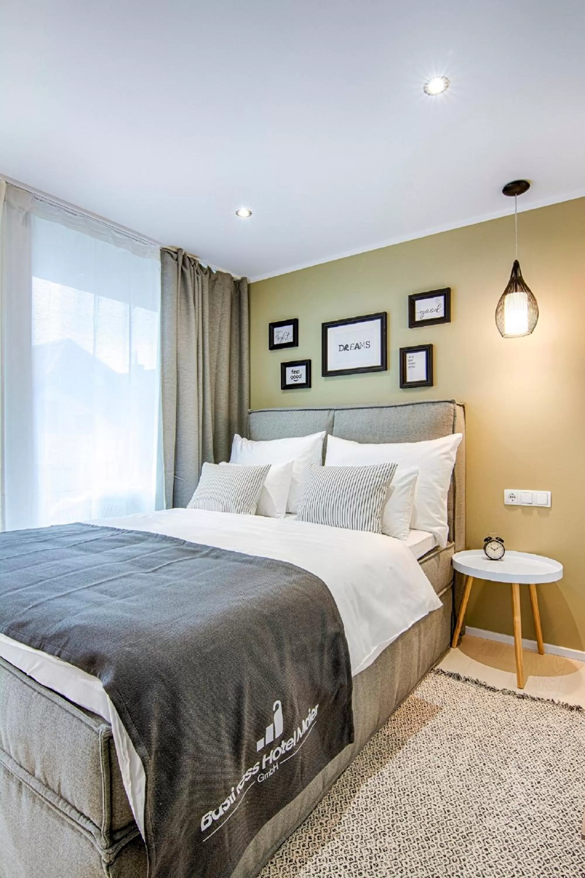 Bed in Business Hotel Maier