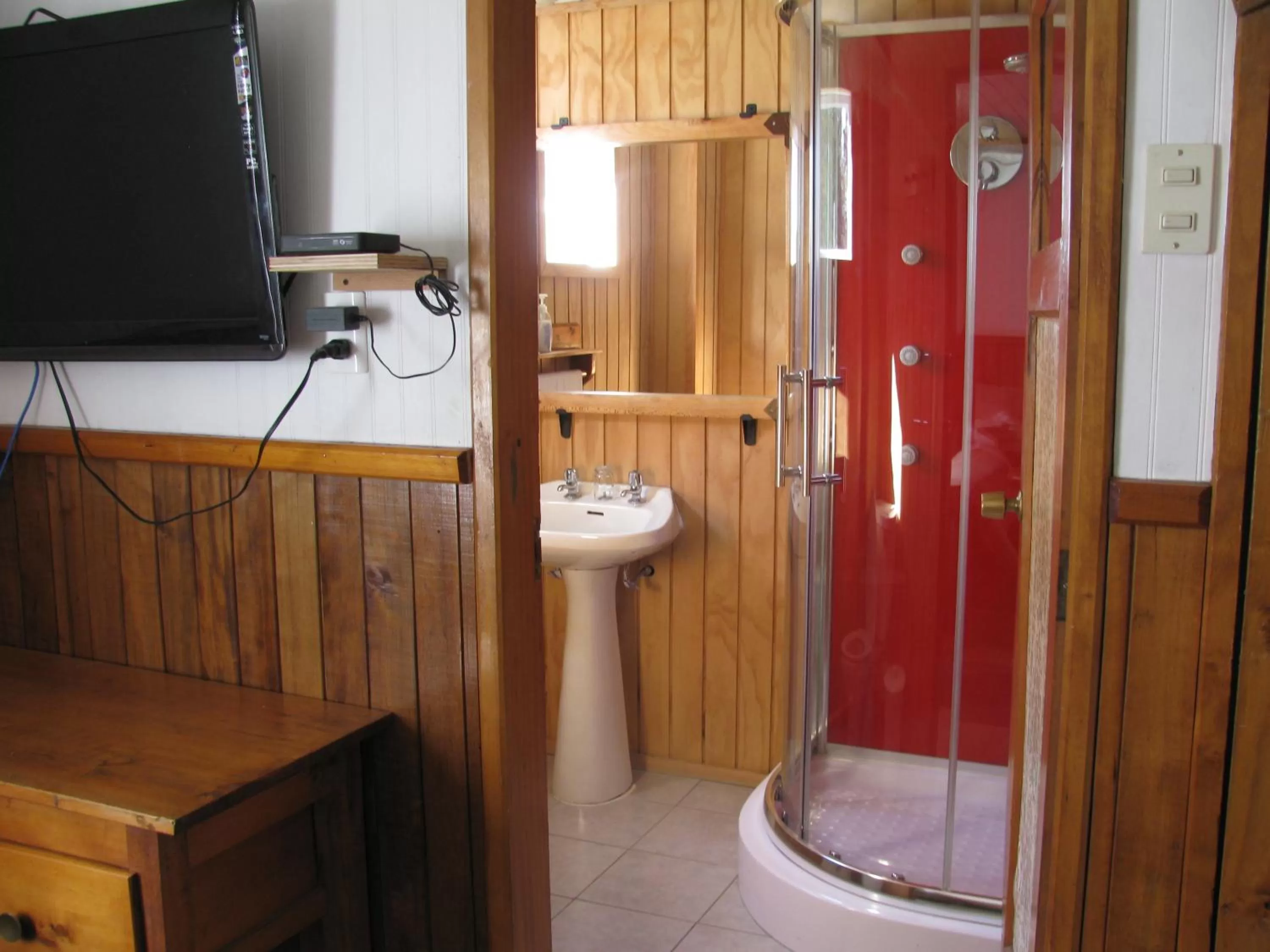 Shower in Hotel Mi Casa